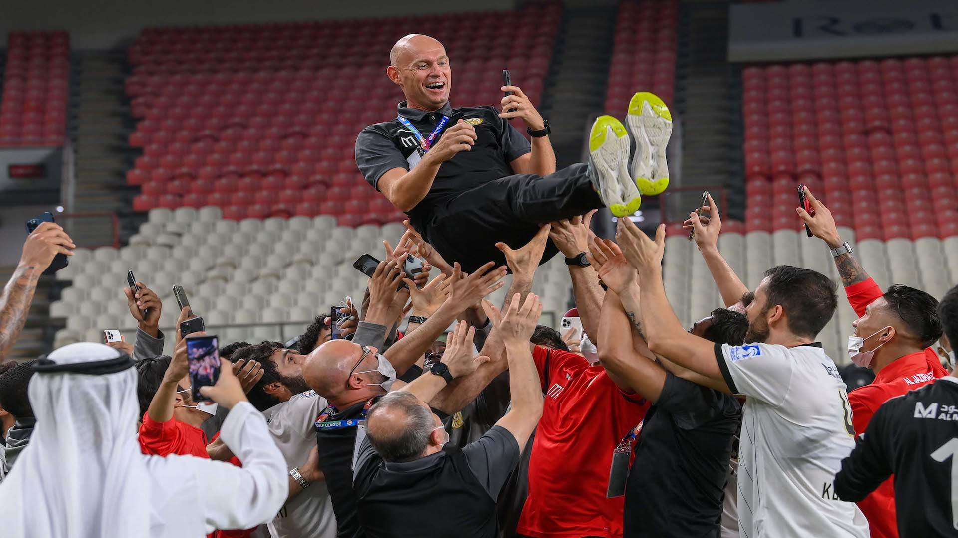 صورة بعنوان: نادي الجزيرة يمدد عقد مدربه كايزر حتى 2023 