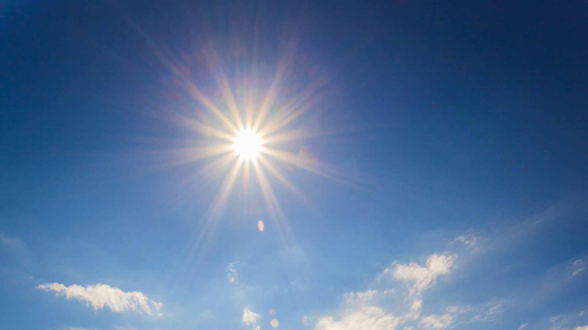 صورة بعنوان: الأرصاد: طقس الثلاثاء صحو إلى غائم جزئياً ورطب ليلاً 