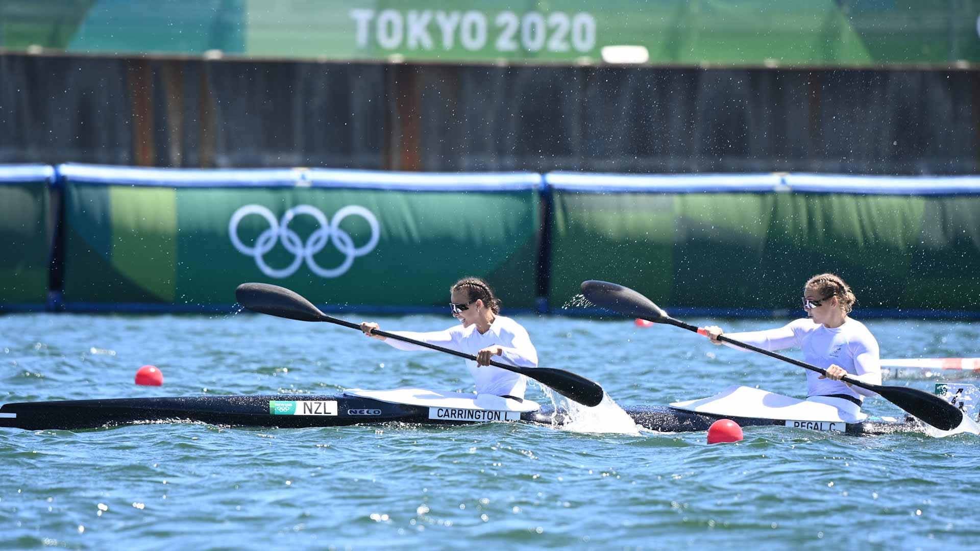 صورة بعنوان: نيوزيلندا تخطف ذهبية سباق قوارب الكاياك لزوجي السيدات 