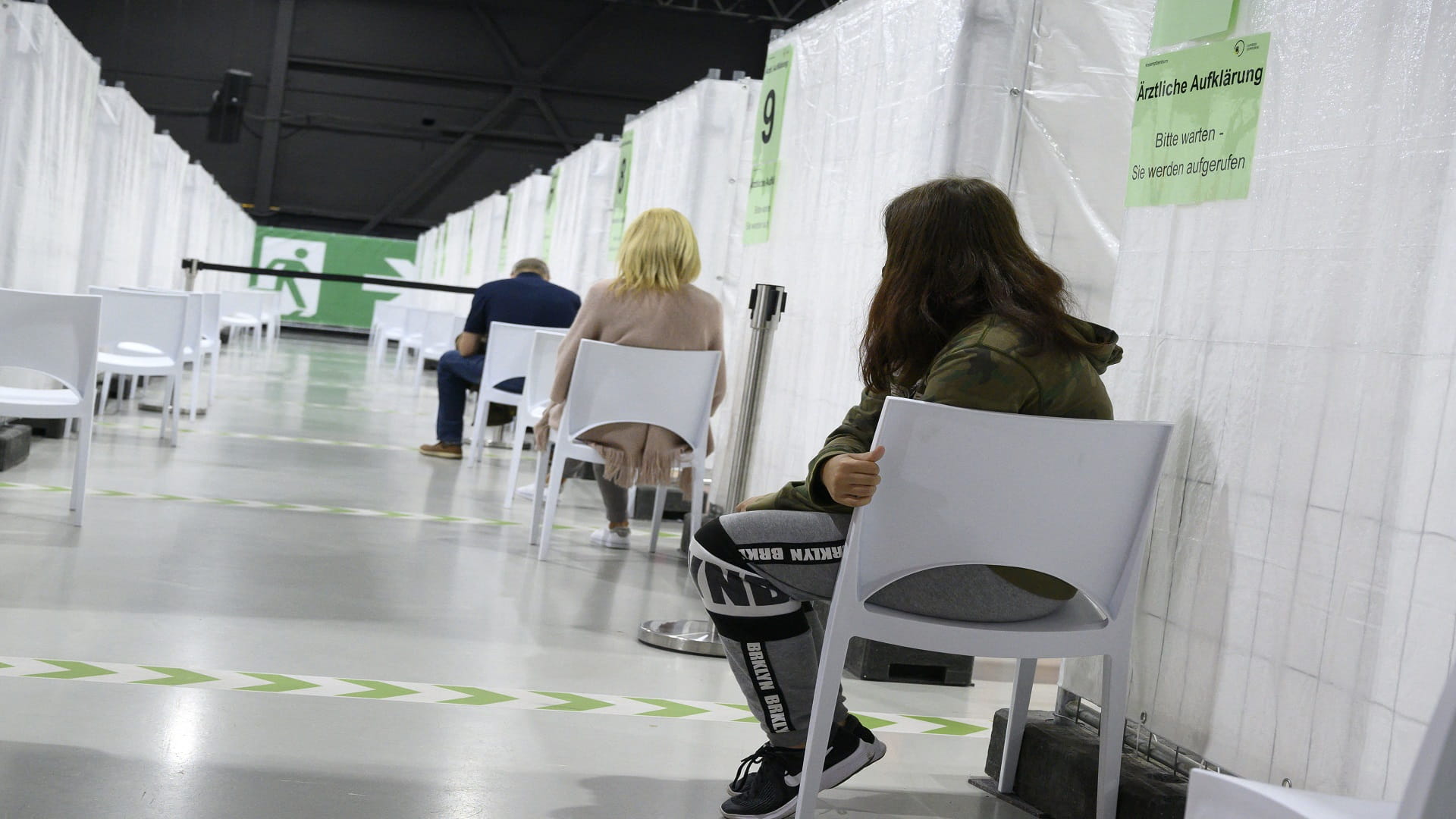 Image for the title: Germany's confirmed coronavirus cases rise by 3,448 - RKI 