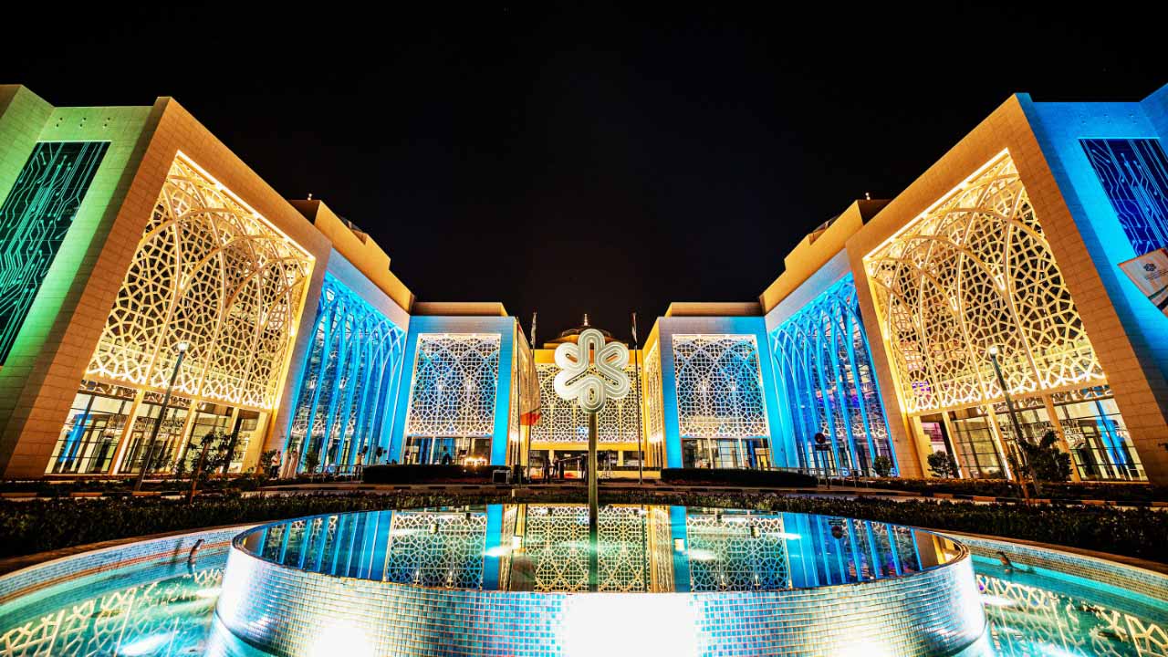 صورة بعنوان: مجمع الشارقة للابتكار يسهم في تطوير منظومة عمل للصناعات بالإمارة 