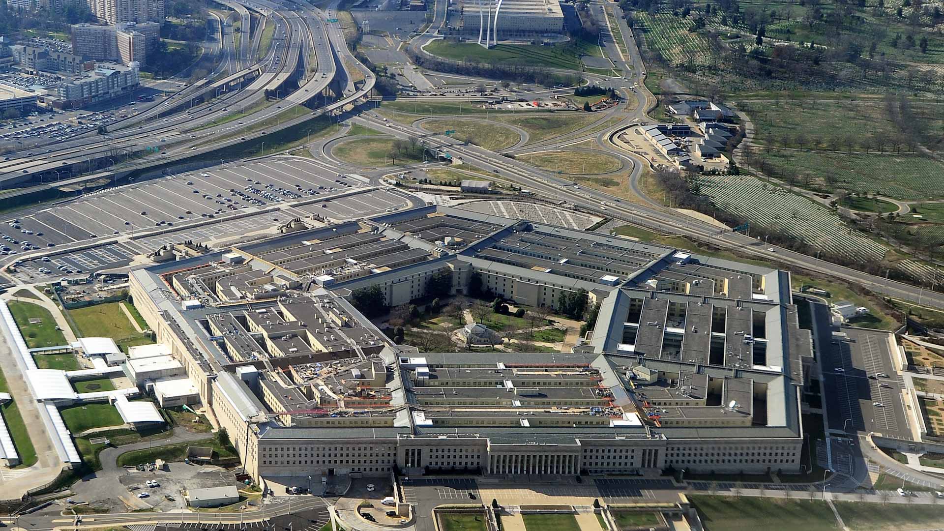 Image for the title: Pentagon to mandate Covid shots for military 
