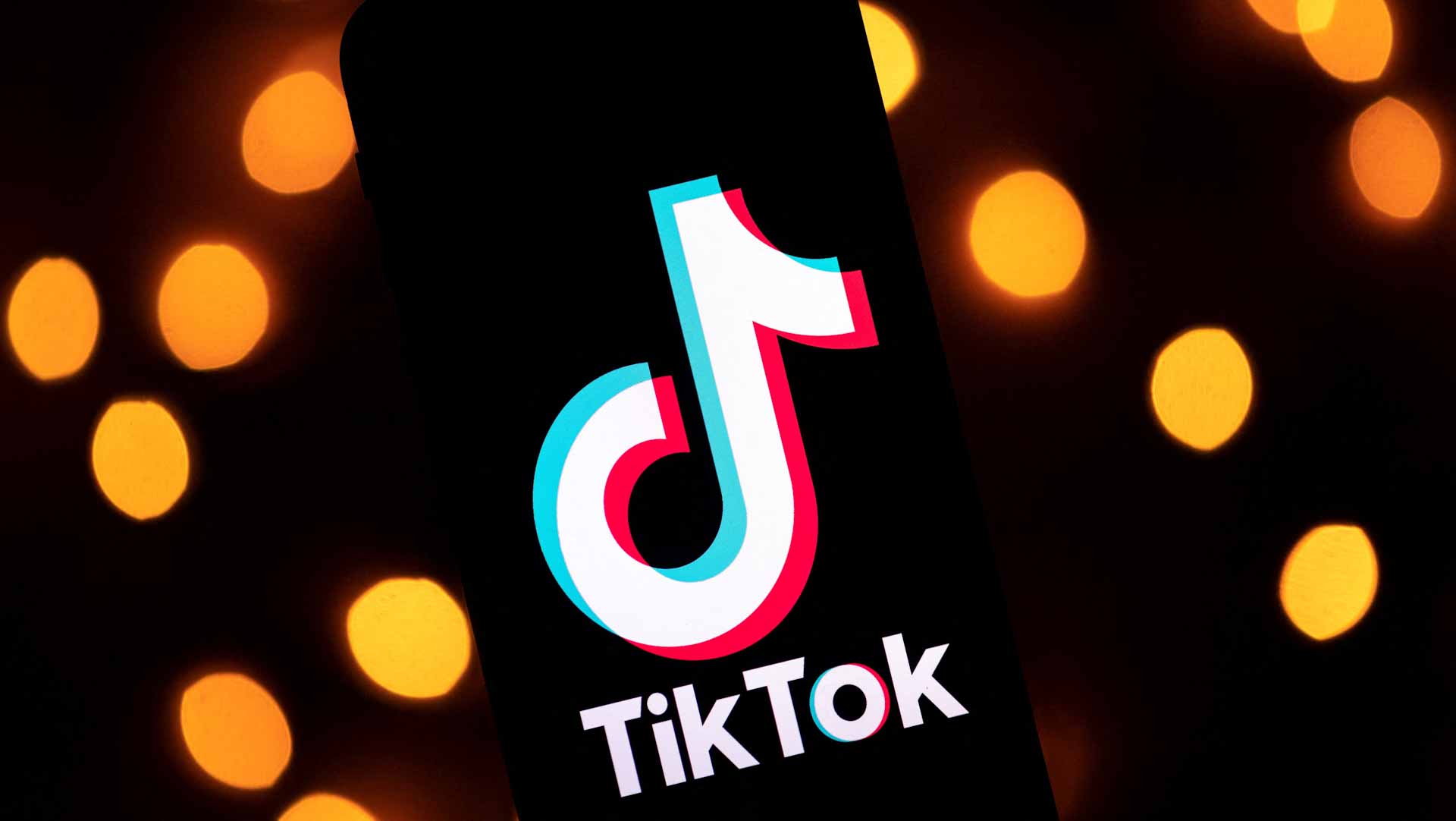 Image for the title: TikTok tops Facebook as most downloaded app of 2020 