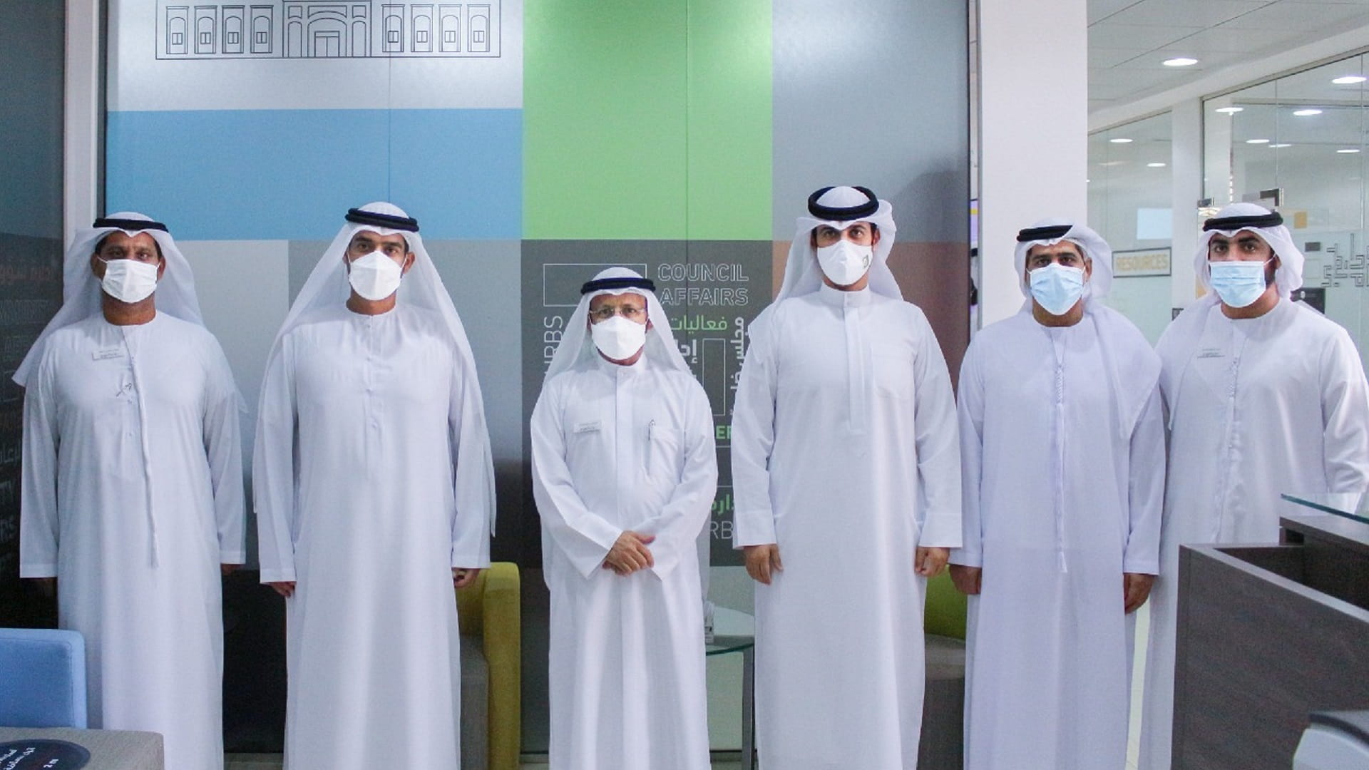 صورة بعنوان: بلدية الشارقة و"شؤون الضواحي" تبحثان التعاون وتنسيق الجهود 