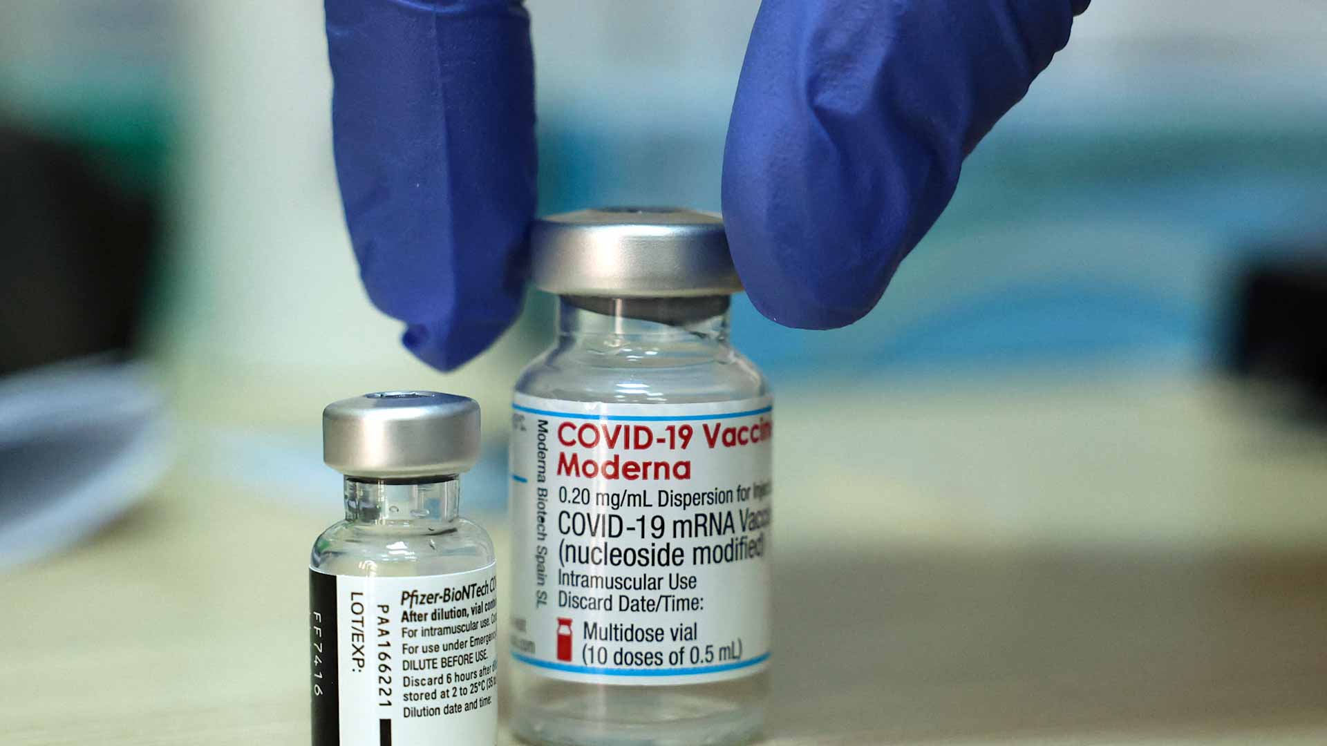 Image for the title: Antibody levels predictive of Moderna's vaccine efficacy: study 