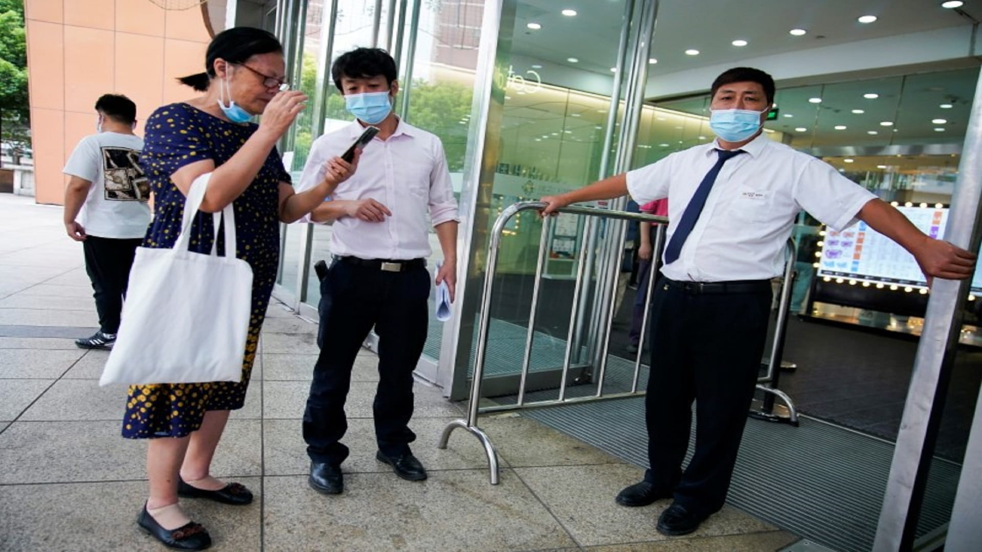 صورة بعنوان: الصين تكشف عن تسجيل 81 إصابة جديدة بفيروس كورونا في البر الرئيسي 