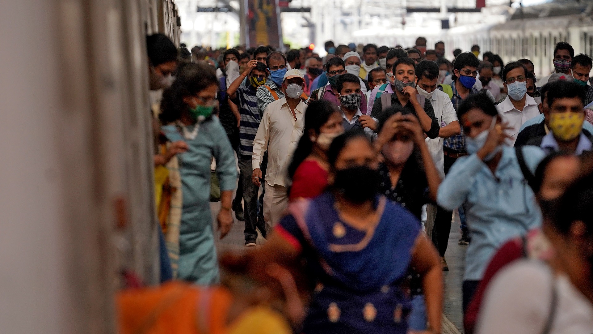 صورة بعنوان: الهند تسجل 38667 إصابة و478 وفاة جديدة بكورونا 