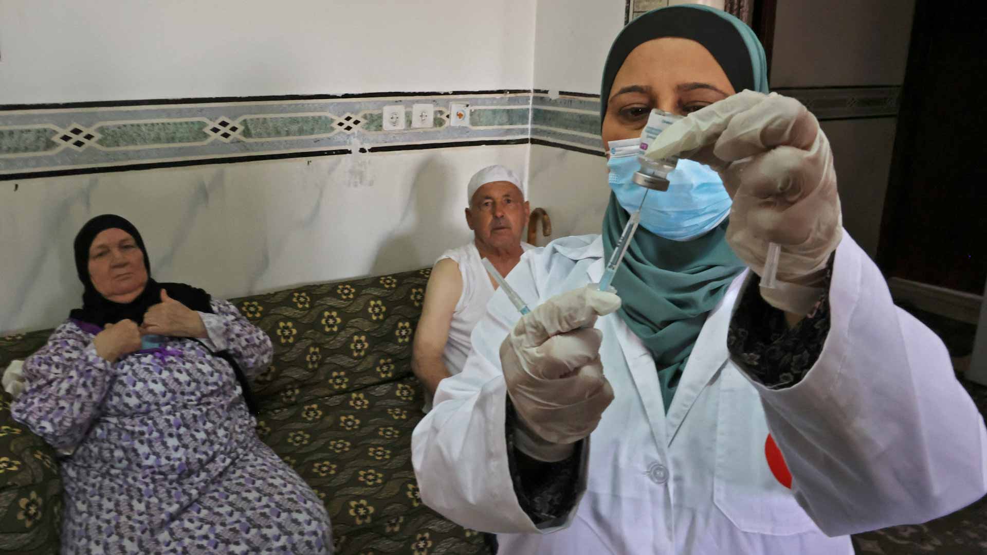 صورة بعنوان: فلسطين ترصد وفاة واحدة و377 إصابة جديدة بكورونا 