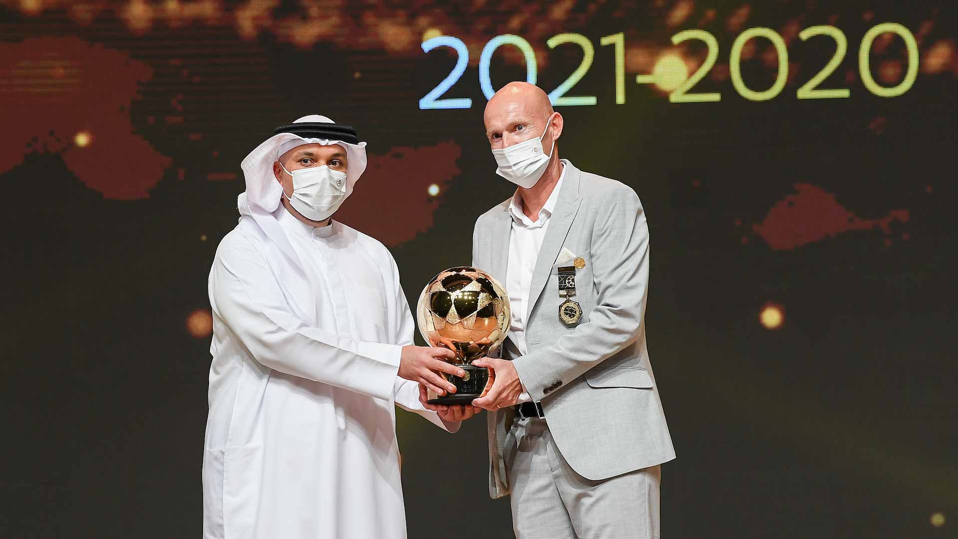 صورة بعنوان: رابطة المحترفين الإماراتية تكرم نجوم الموسم في ليلة "قصة نجاح" 