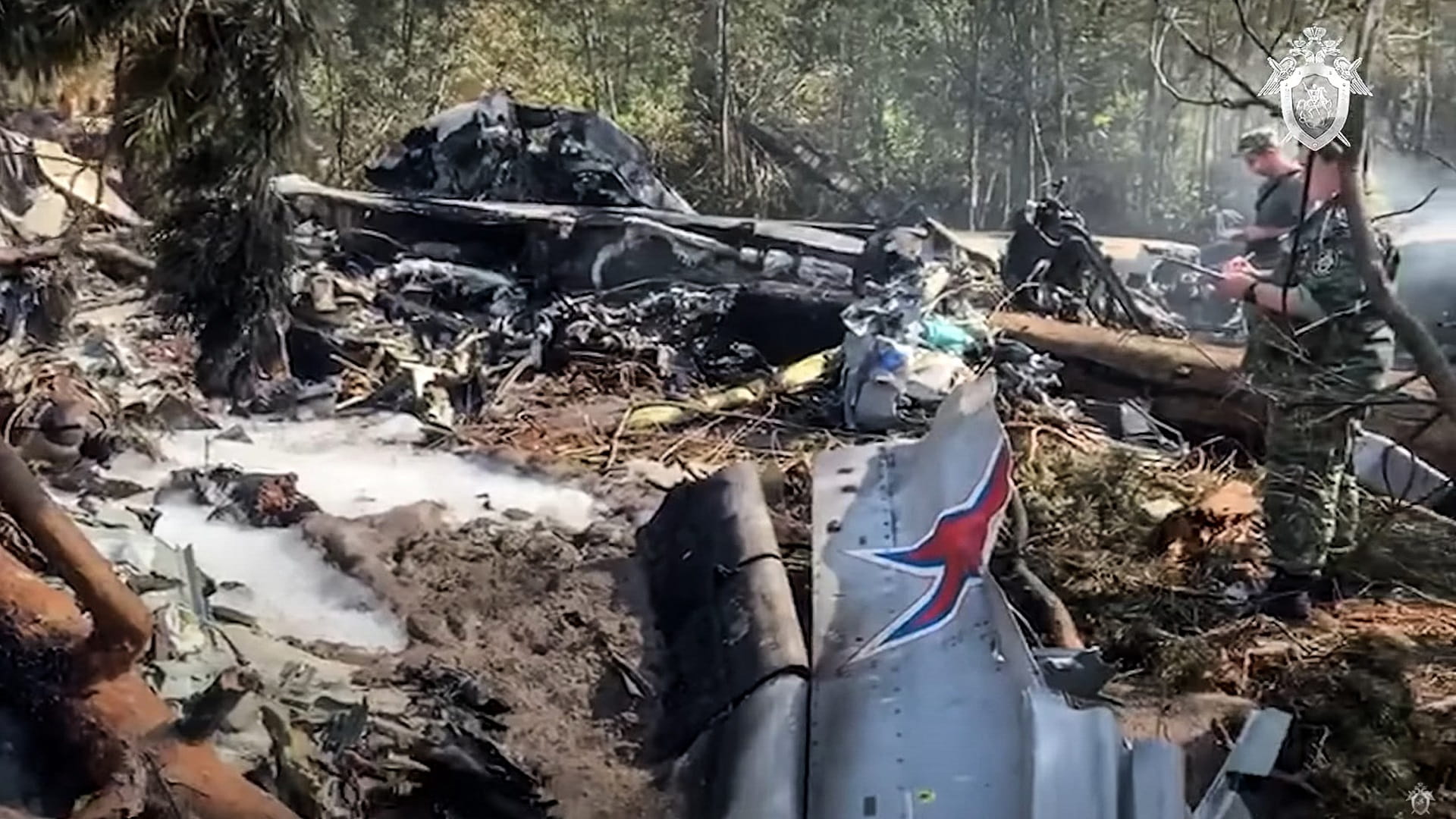 Image for the title: Military aircraft crash kills 3 near Moscow 