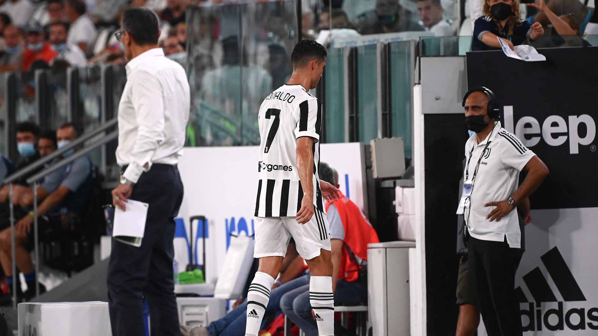 صورة بعنوان: المدرب أنشيلوتي ينفي مطالبته بعودة رونالدو إلى ريال مدريد 