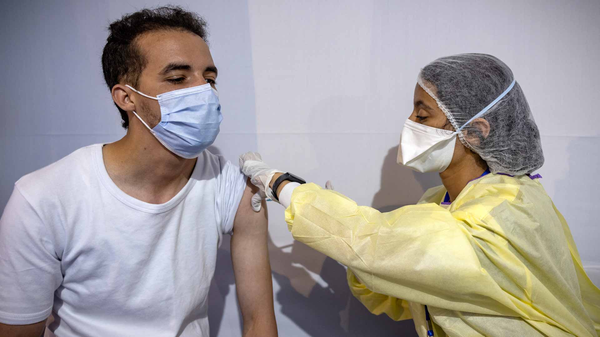 صورة بعنوان: عدّاد كورونا في المغرب يحصي 103 وفيات و9703 إصابات جديدة 