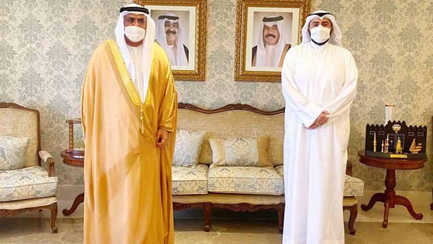 صورة بعنوان: سفير الدولة يبحث مع وزير الصحة الكويتي تعزيز العلاقات 