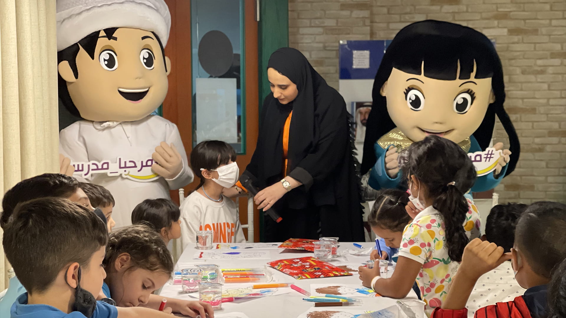 صورة بعنوان: "اجتماعية الشارقة" تهيء الطلبة للعام الدراسي بـ "مرحباً مدرستي" 