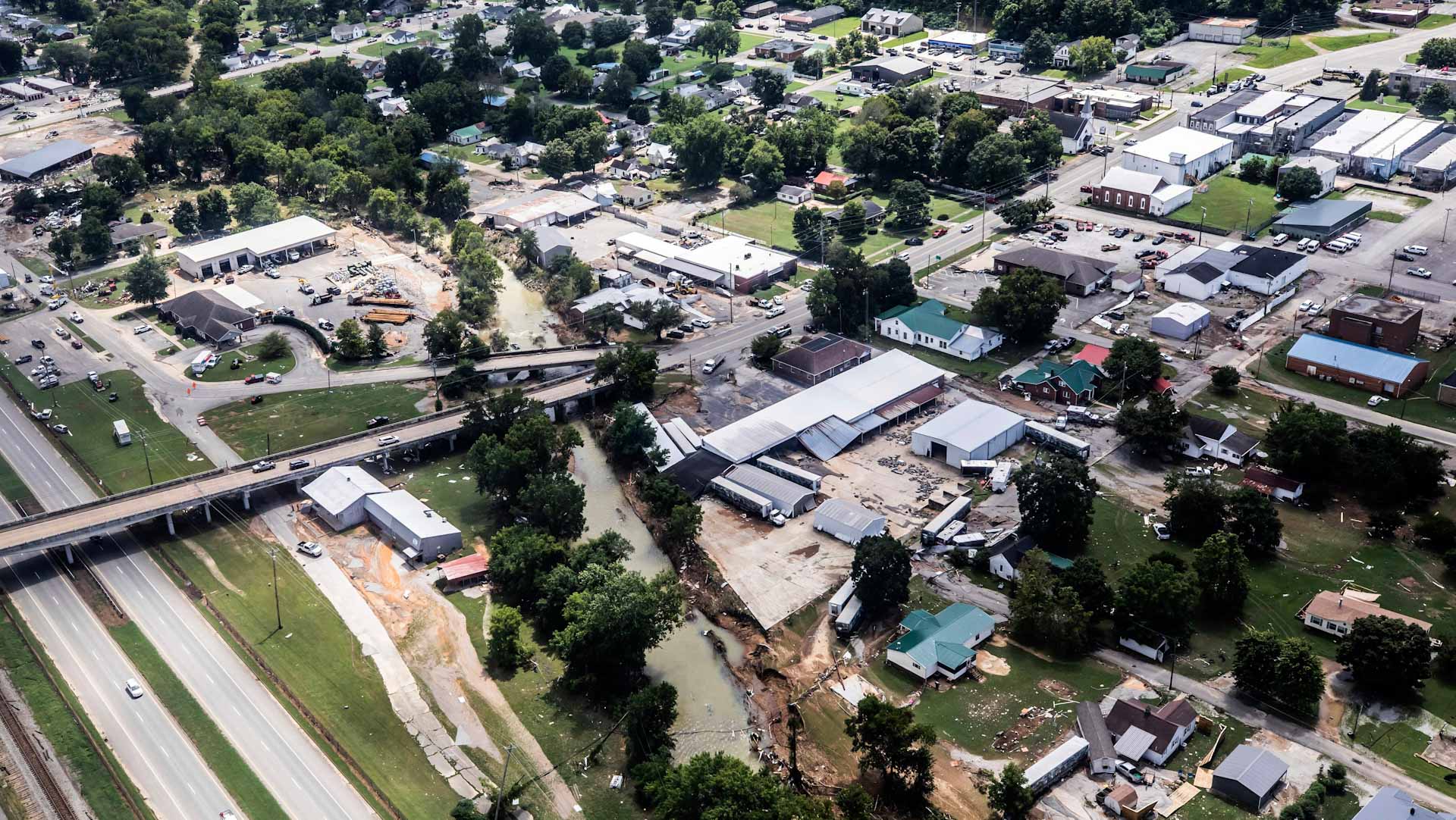 Image for the title: At least 21 dead, 50 missing in Tennessee flooding 