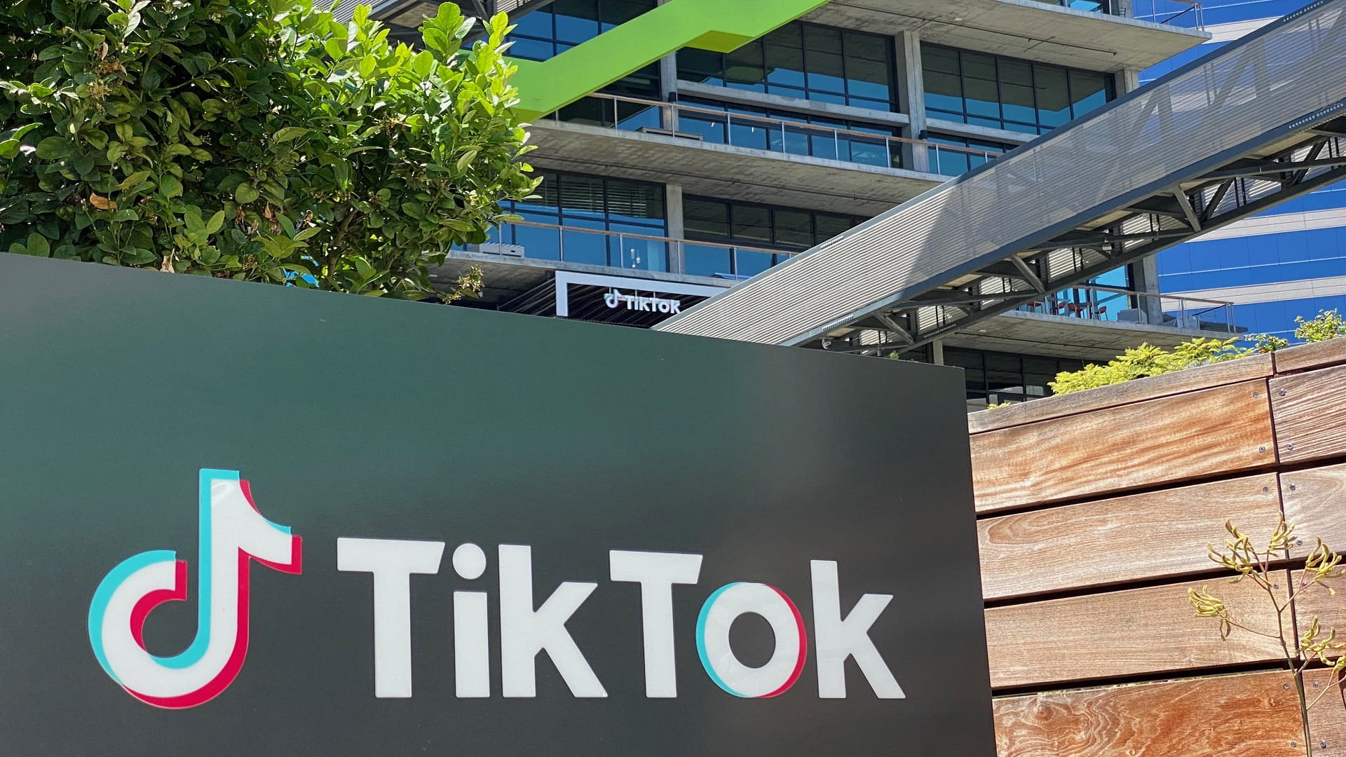Image for the title: TikTok to offer in-app shopping with Shopify 
