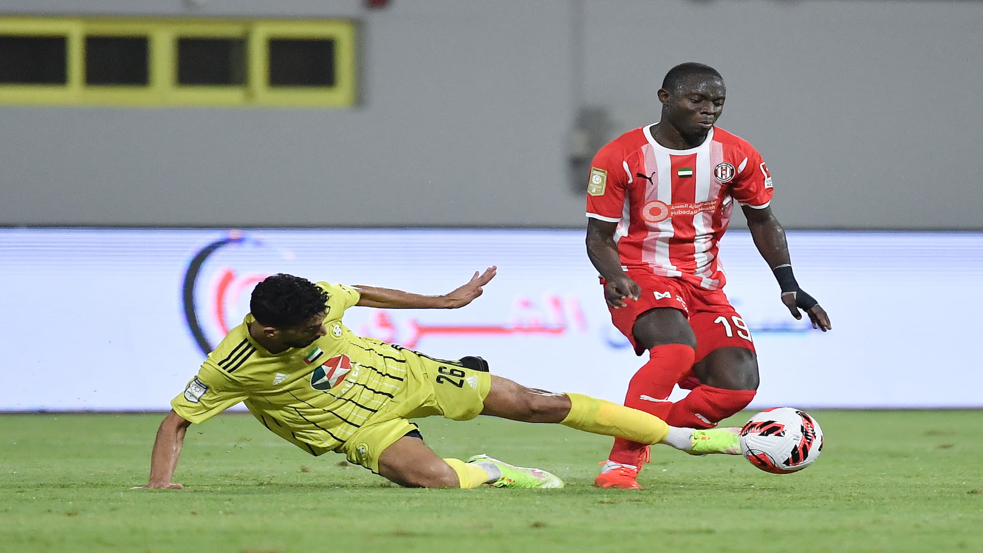 صورة بعنوان: كلباء يفرض التعادل السلبي على الجزيرة ويحصد النقطة الأولى 