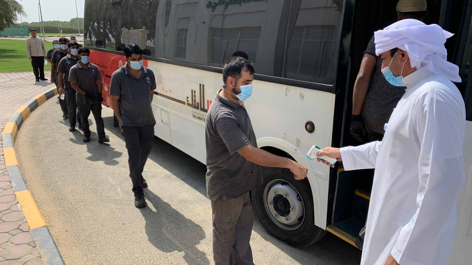 صورة بعنوان: مبادرة "حافلة سلامتك" تواصل فعالياتها في أندية الشارقة 