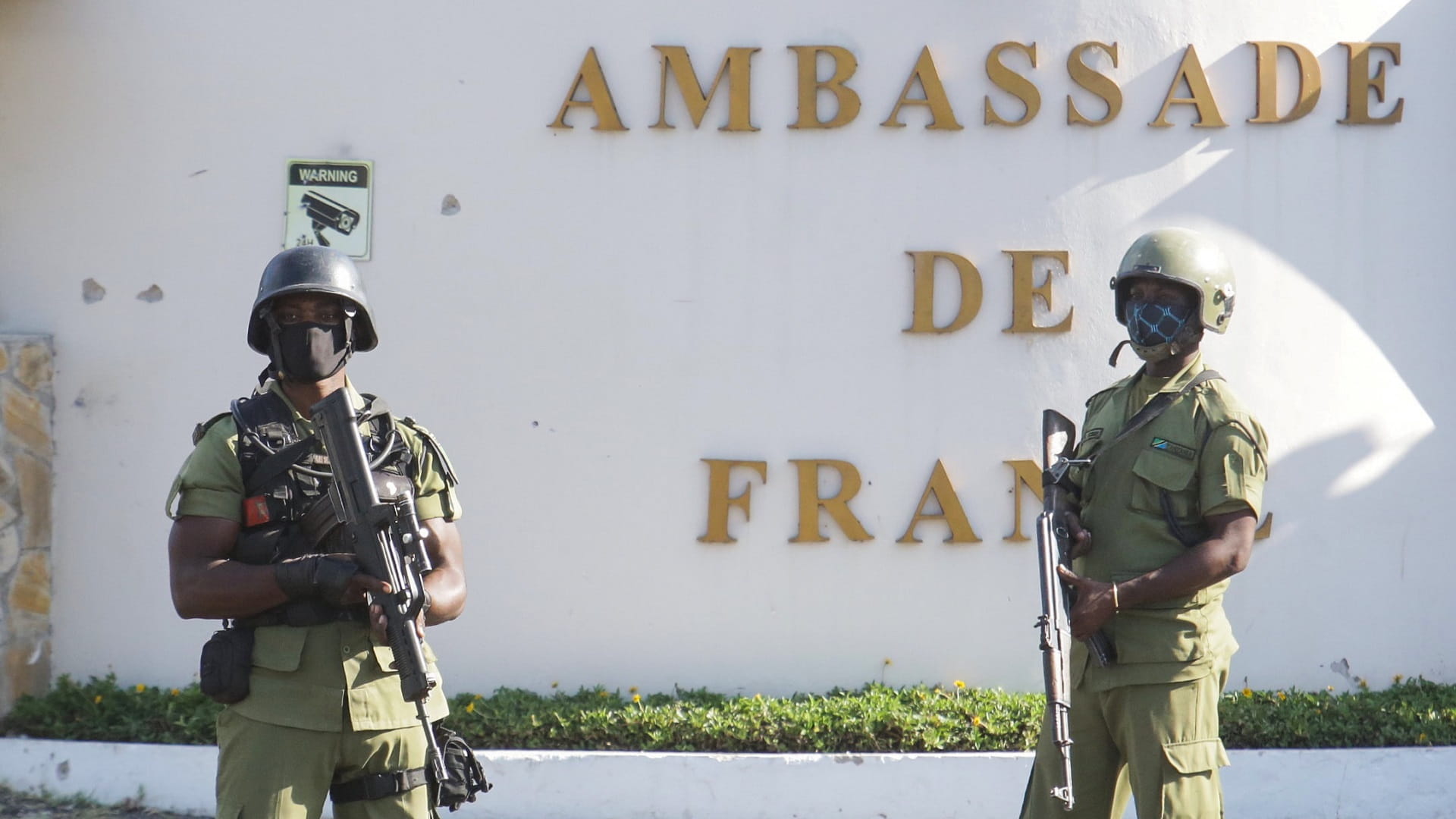 صورة بعنوان: فرنسا تنفي وجود مؤشر على استهداف سفارتها في تنزانيا 