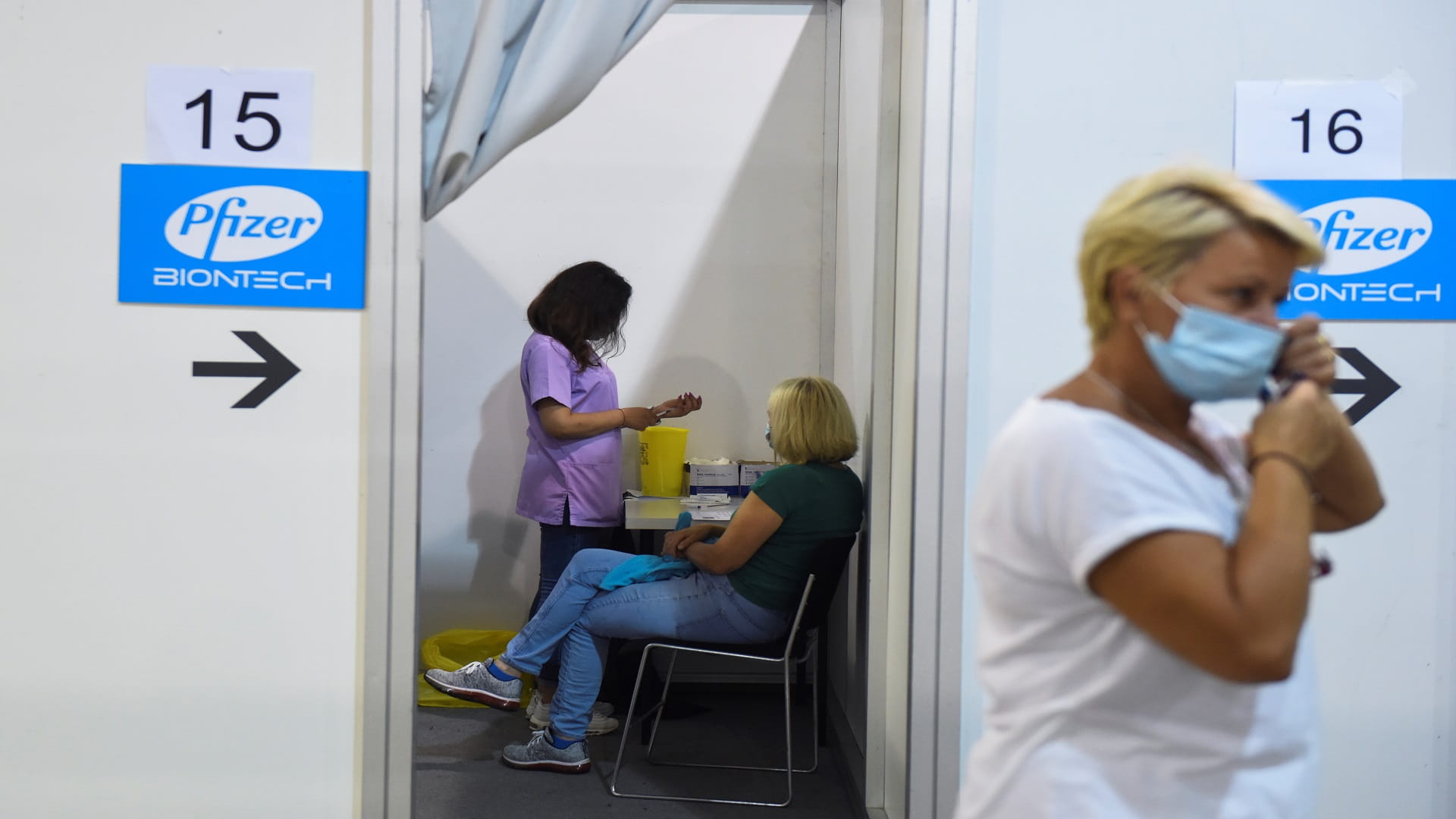 صورة بعنوان: لقاح فايزر يزيد مخاطر التهاب القلب بشكل طفيف وكورونا يفاقمها أكثر 