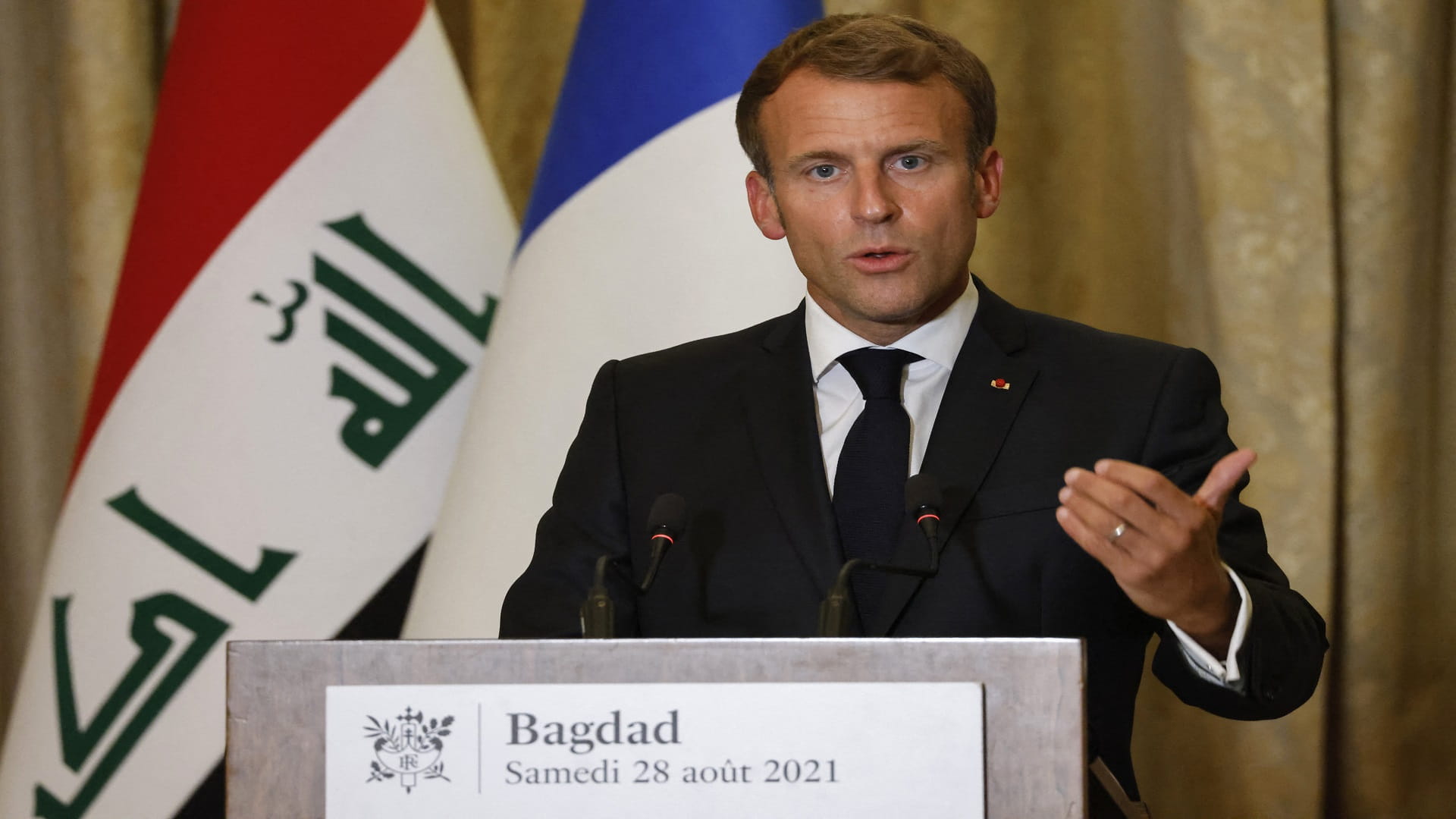 Image for the title: Macron says France will stay in Iraq whatever US decides to do 