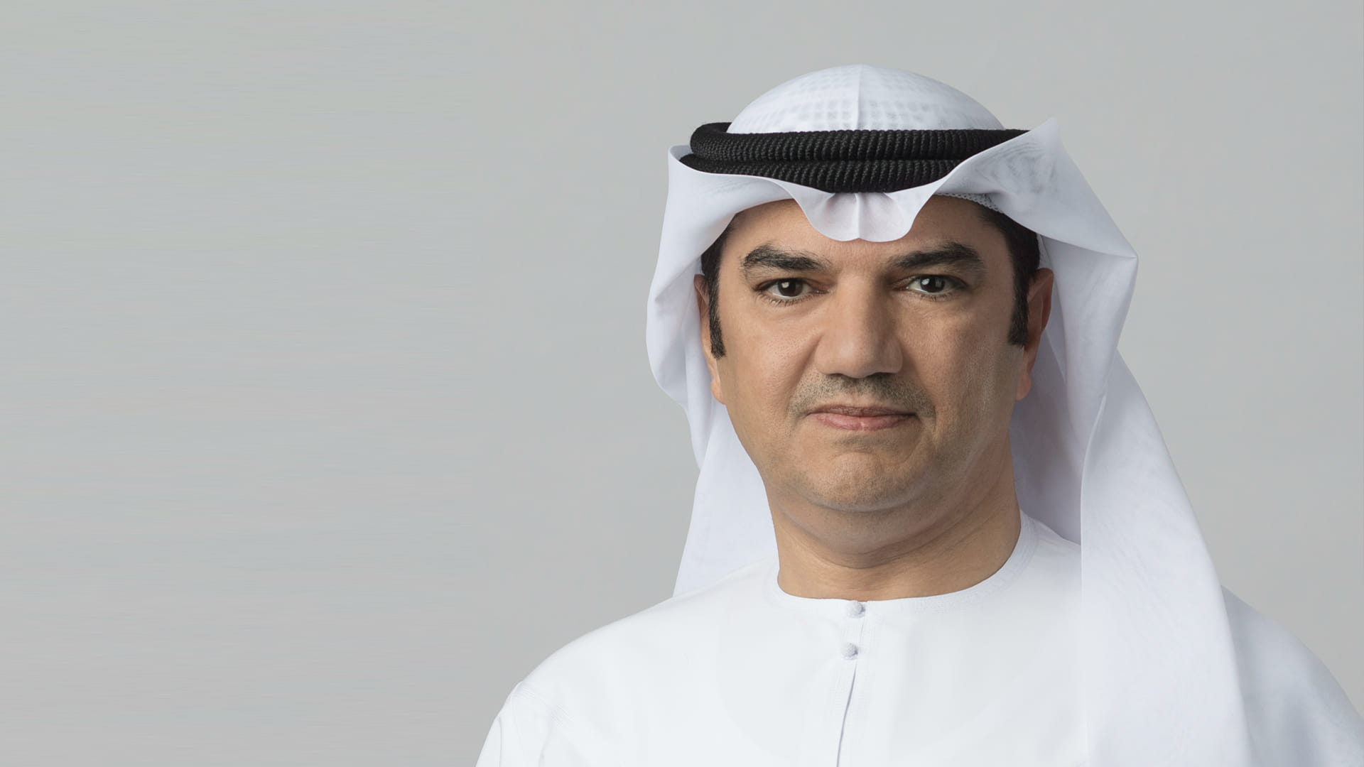 صورة بعنوان: محمد عبد الله: المرأة الإماراتية تتمتع بمكانة مرموقة في المجتمع  