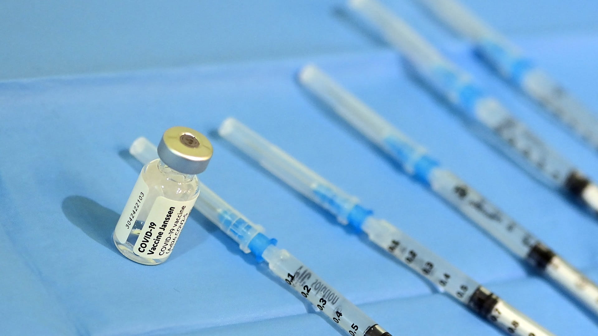 Image for the title: Italy reports 37 coronavirus deaths, 5,959 new cases  