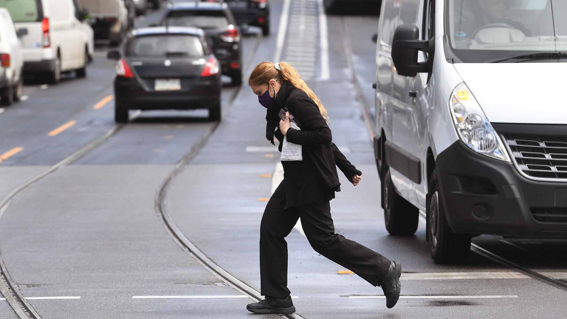 Image for the title: Sydney braces for more Omicron cases but no lockdowns for now 