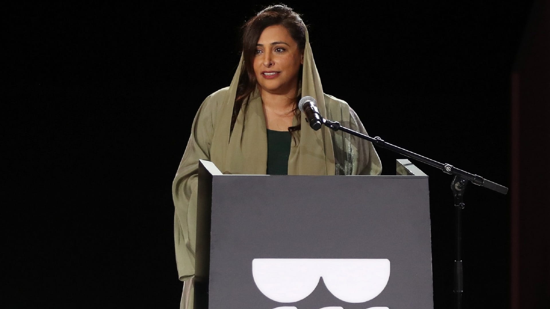 صورة بعنوان: بدور القاسمي: الكتاب يتمتع بقدرة لا مثيل لها لإحداث تغيير بالعالم 