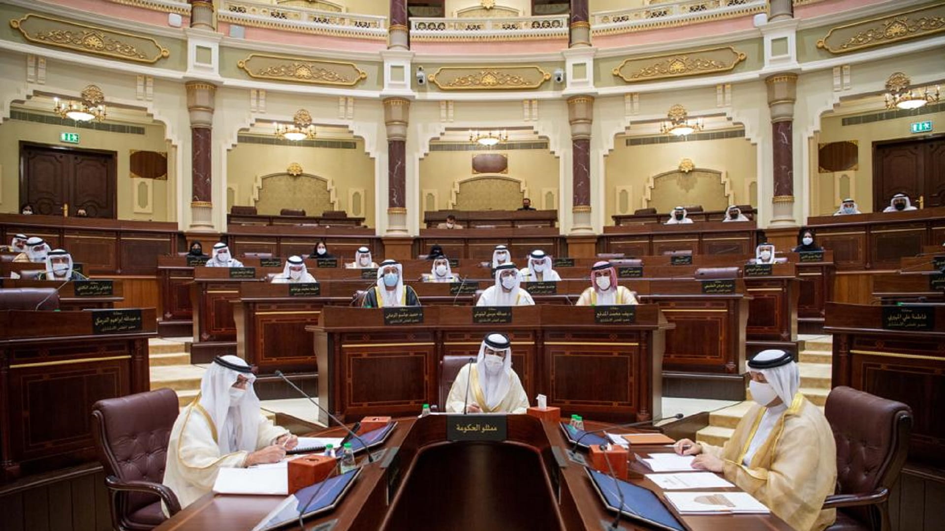 صورة بعنوان: "استشاري الشارقة" يناقش سياسات وخطط هيئة الموانئ والجمارك 