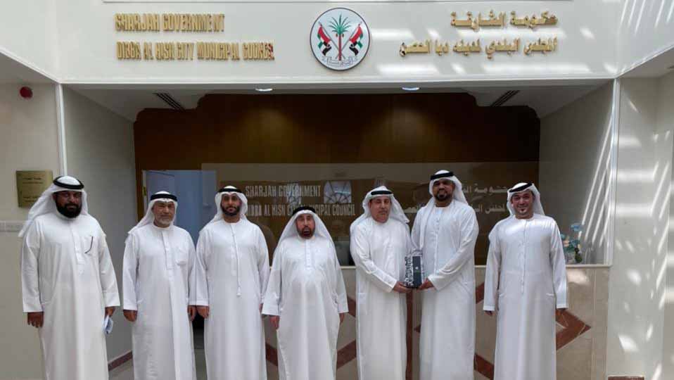 صورة بعنوان: مجلس ضاحية الخروس و"بلدي دبا الحصن" يبحثان التعاون  