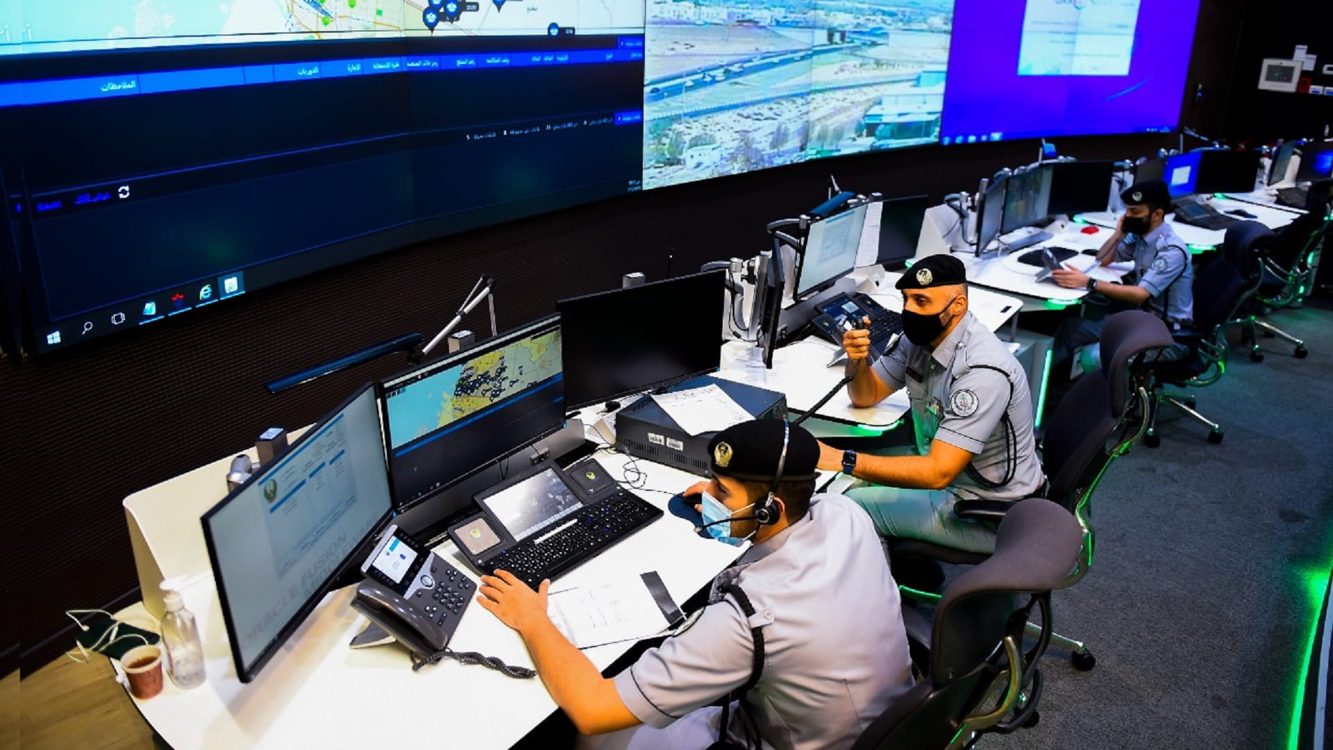 صورة بعنوان: شرطة الشارقة تتعامل مع 14 ألف مكالمة خلال عطلة عيد الاتحاد الـ50 