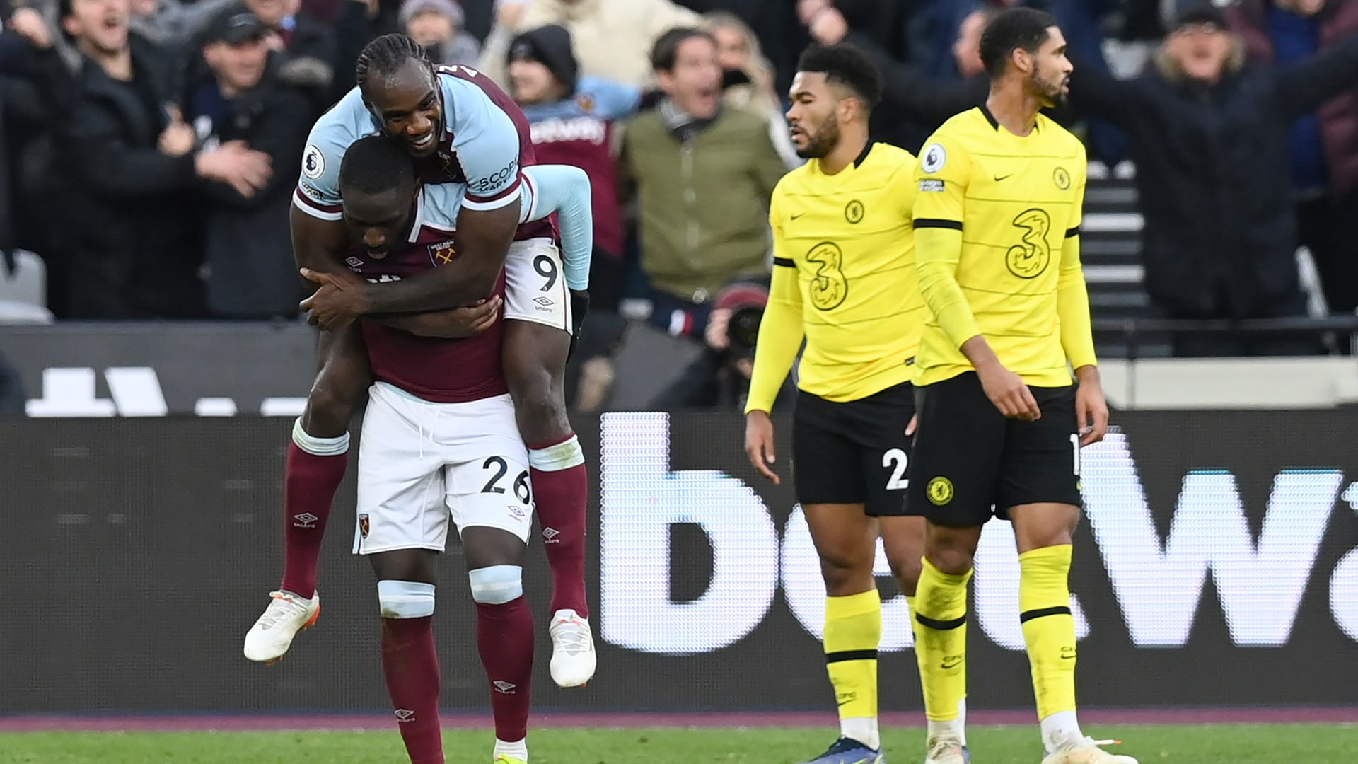 صورة بعنوان: تشيلسي يسقط أمام ويستهام في الدوري الإنجليزي الممتاز  