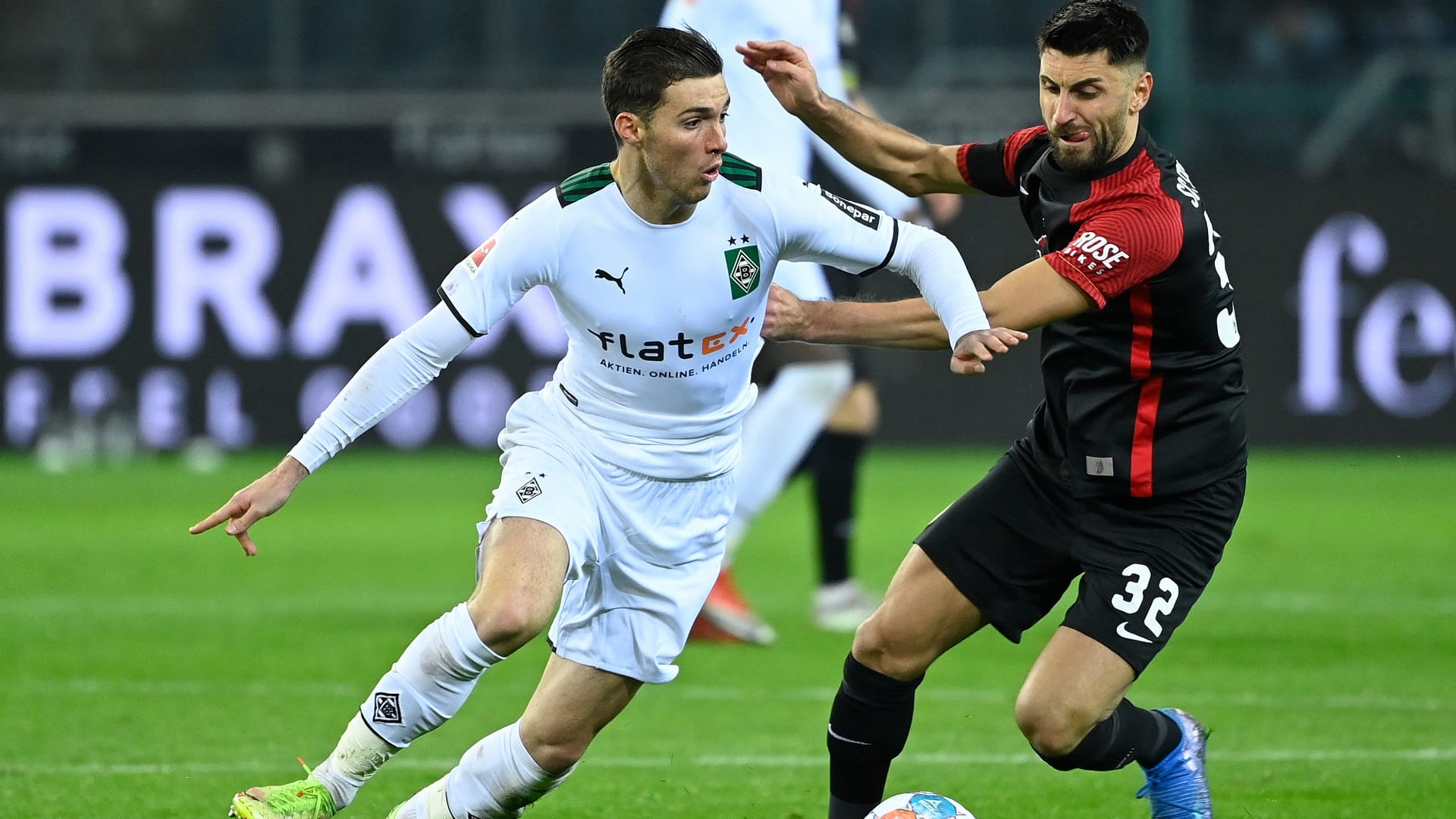 صورة بعنوان: فرايبورج يمزق شباك مونشنجلادباخ بالدوري الألماني 