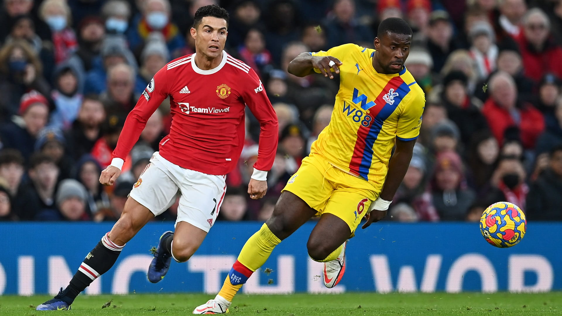 صورة بعنوان: مانشستر يونايتد يفوز على كريستال بالاس في الدوري الإنجليزي 