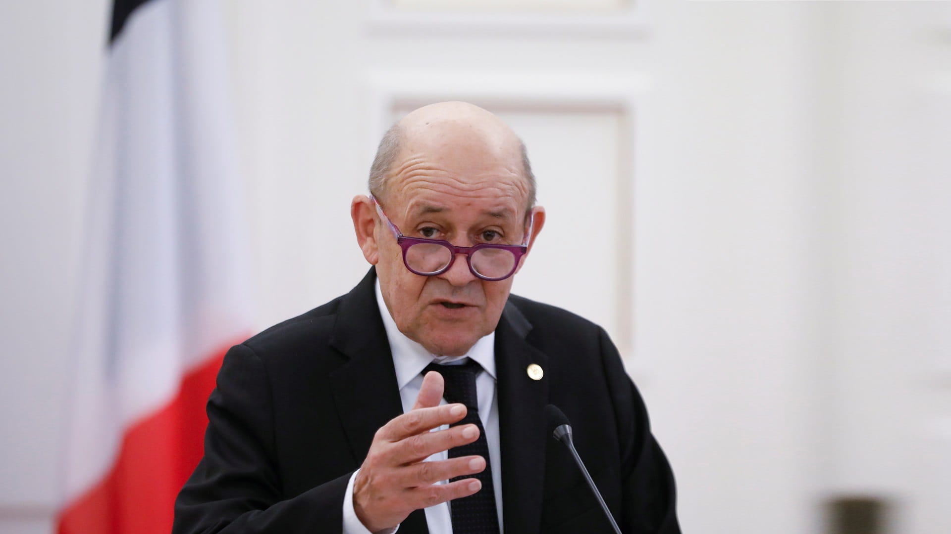 صورة بعنوان: وزير الخارجية الفرنسي يصل الجزائر 