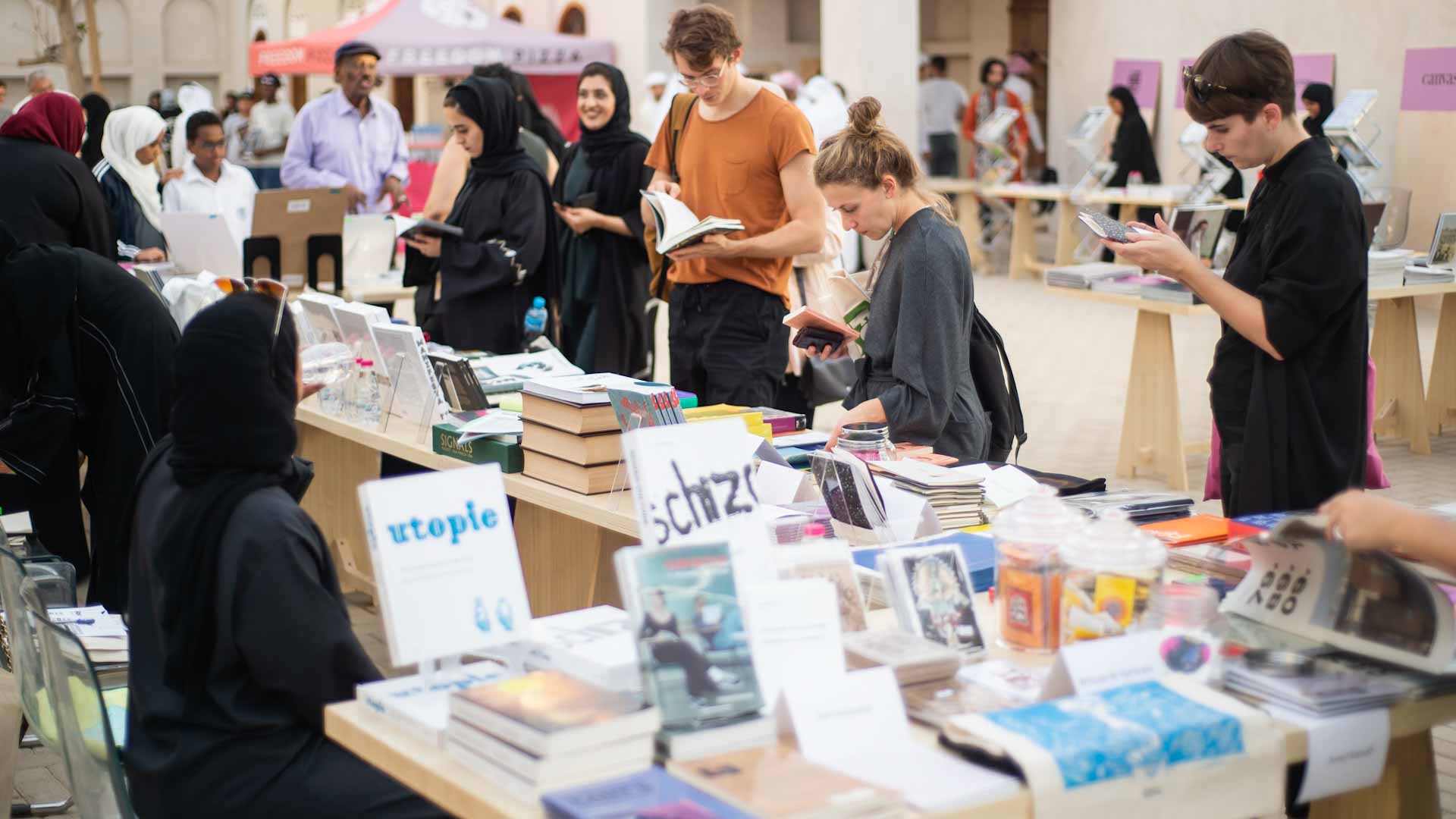 صورة بعنوان: النسخة 4 من معرض الكتاب الفني "نقطة لقاء" تنطلق غداً الخميس 