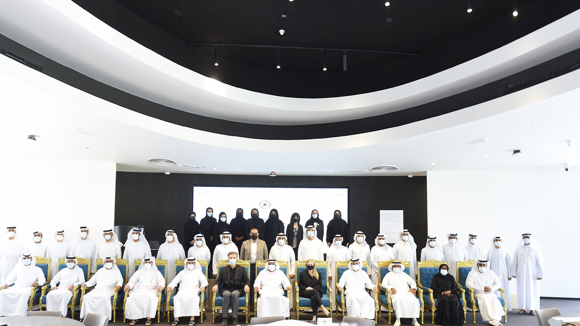 صورة بعنوان: شرطة الشارقة تختتم مختبر استشراف المستقبل بمسرح الجادة 