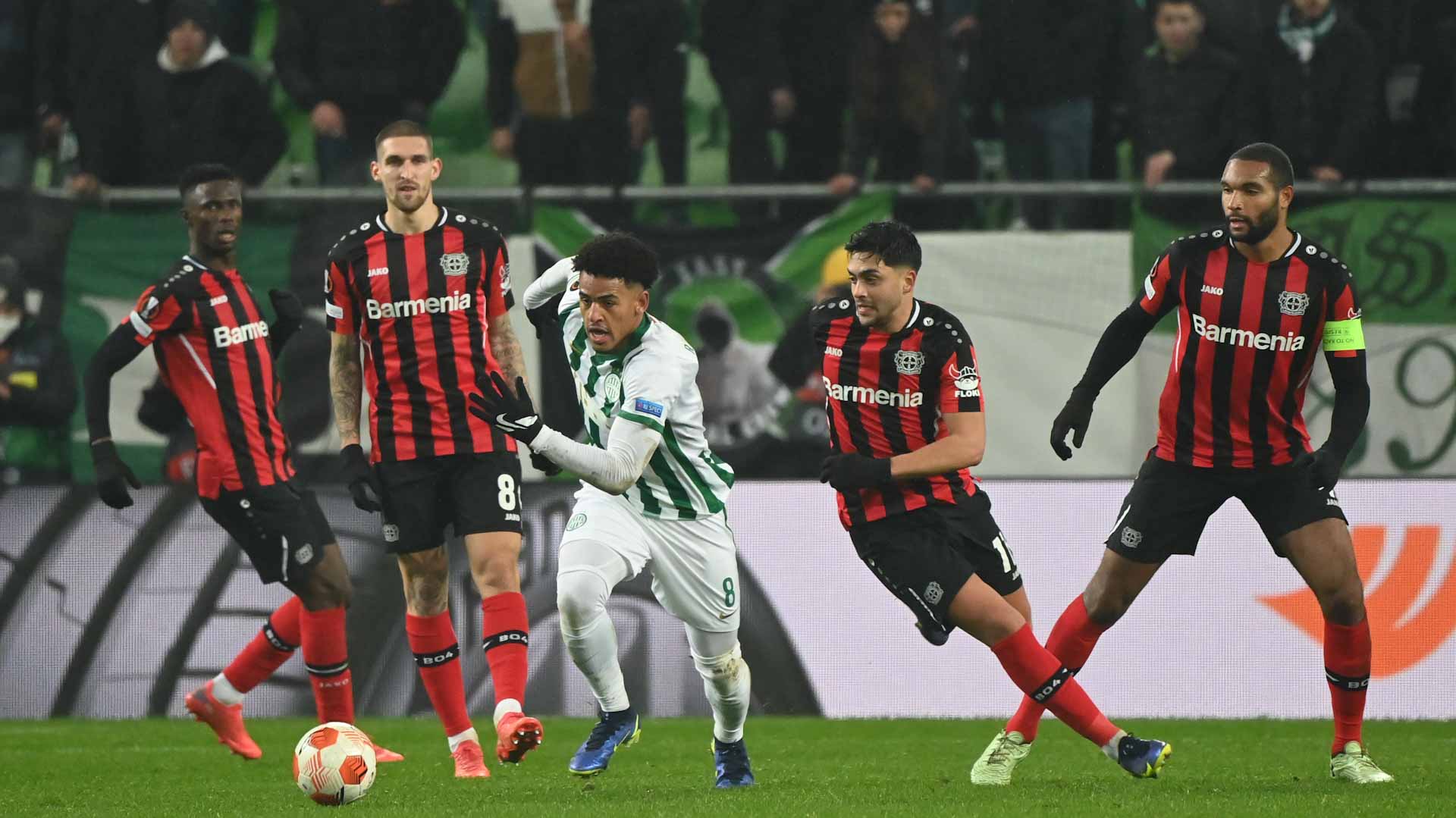 Image for the title: Napoli win thriller to knock Leicester out of Europa League 