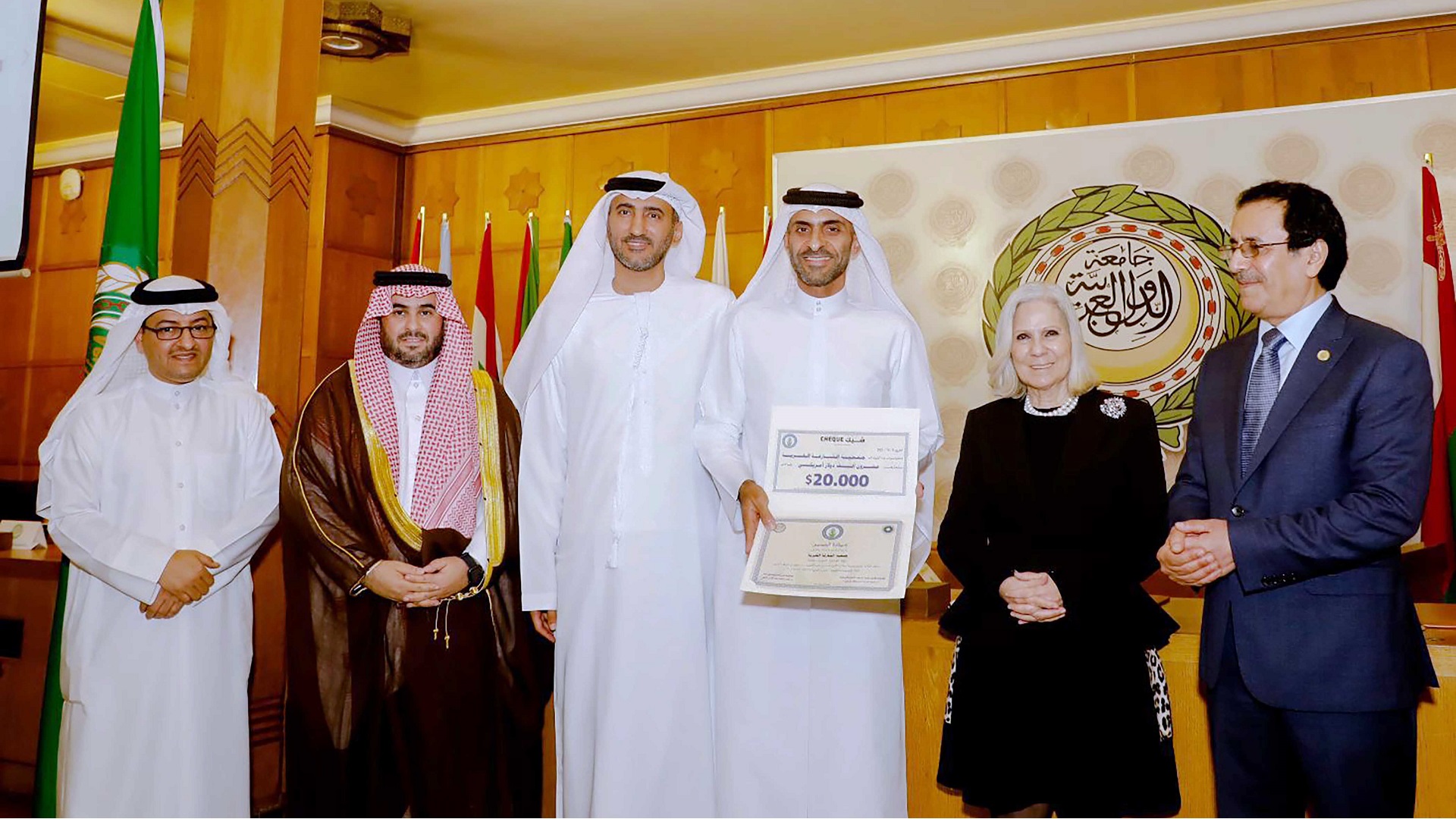 صورة بعنوان: "خيرية الشارقة" تتسلم جائزة الأمير محمد بن فهد لأفضل أداء خيري  