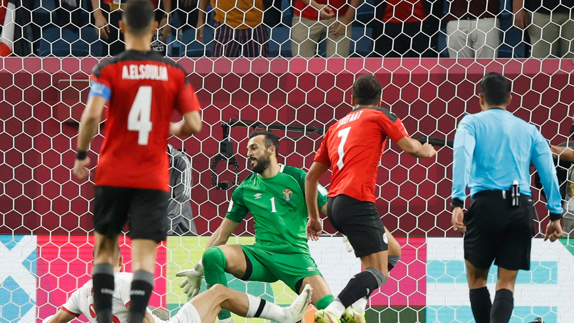 صورة بعنوان: كأس العرب: مصر تقلب الطاولة وتتأهل إلى نصف النهائي على حساب الأردن 