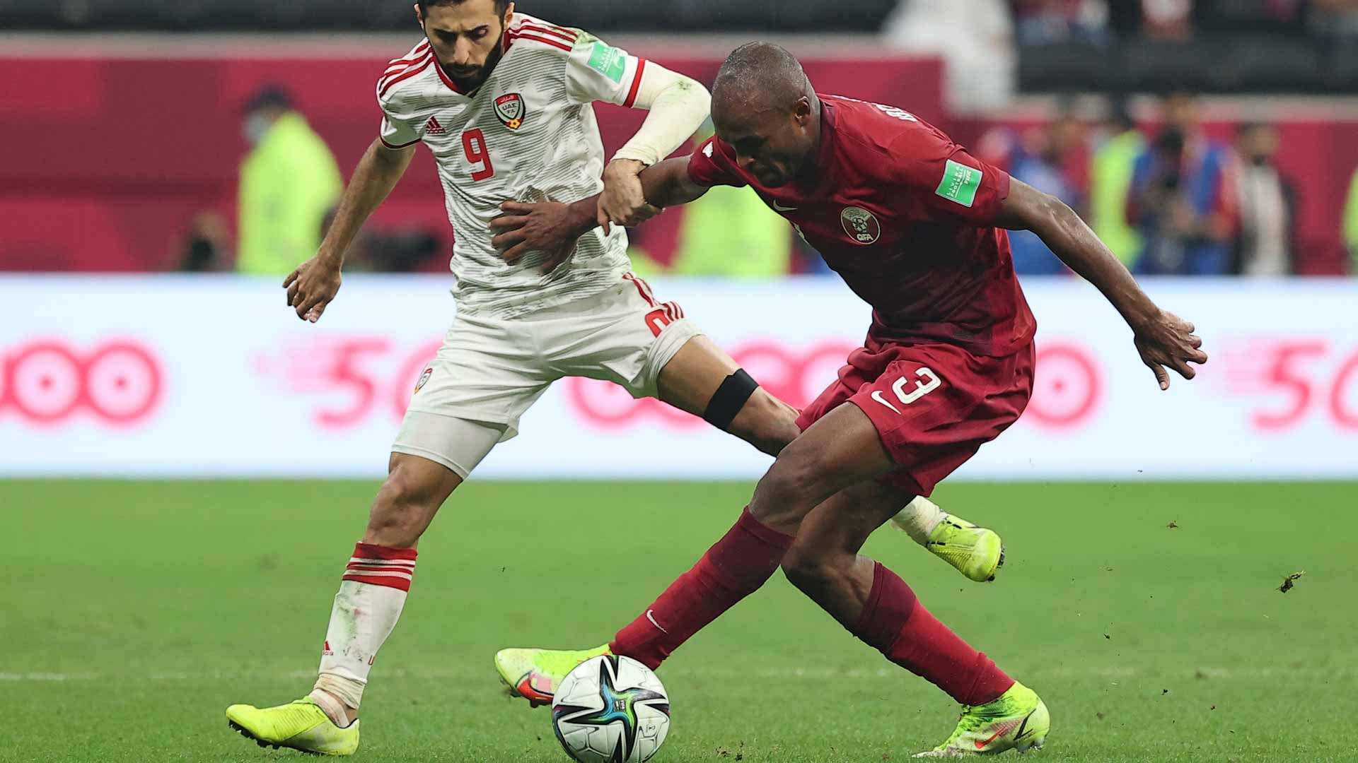 صورة بعنوان: الأبيض يخسر أمام قطر ويودع كأس العرب من ربع النهائي 