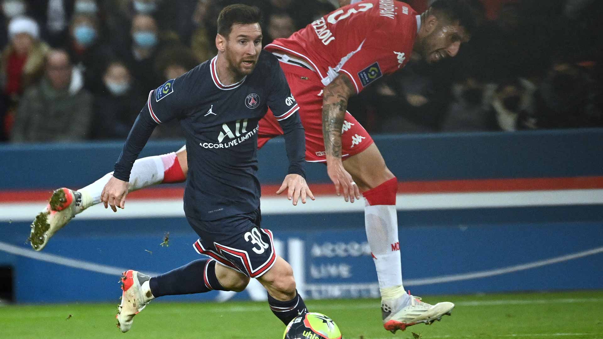 صورة بعنوان: سان جيرمان يتخطى موناكو ويعزز صدارته للدوري الفرنسي 