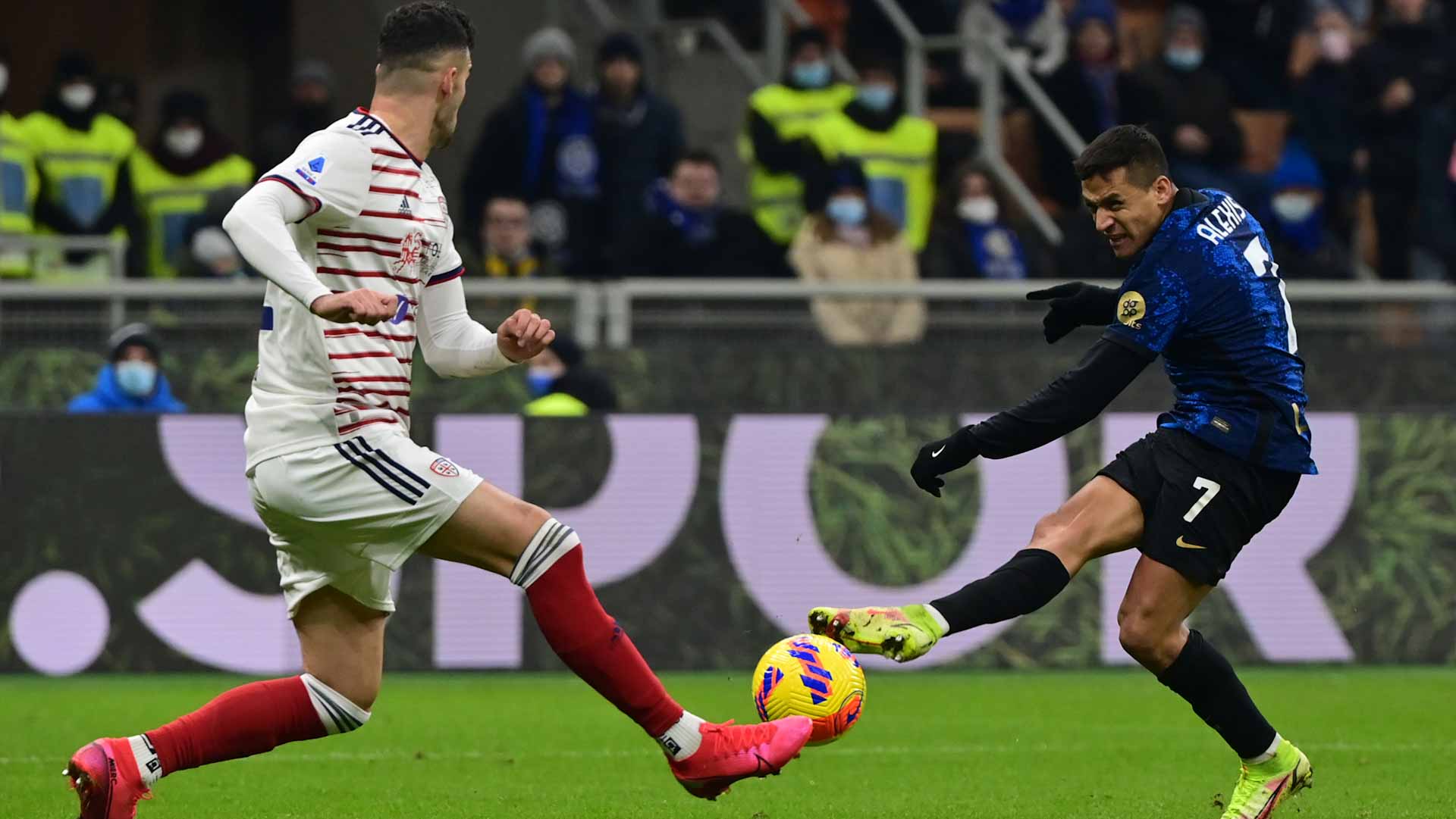 صورة بعنوان: إنتر ميلان يتصدر الدوري الإيطالي لكرة القدم  