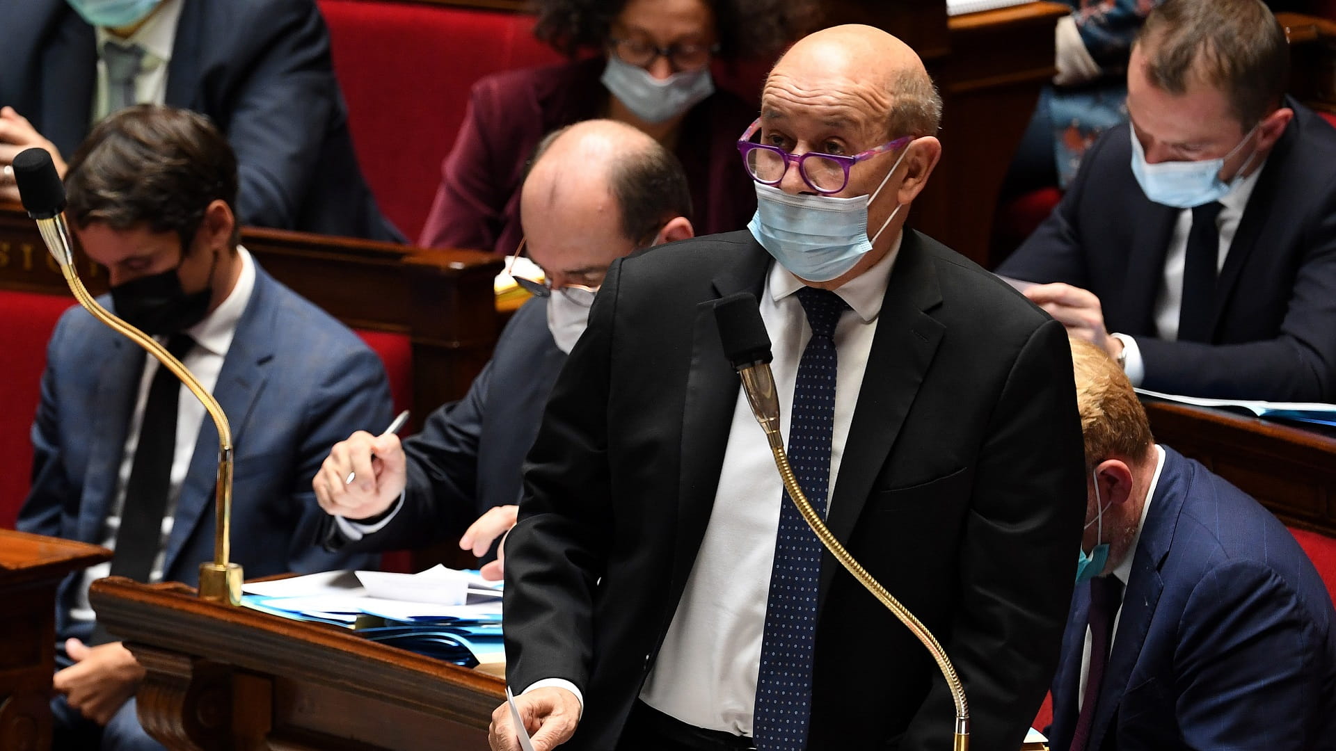 Image for the title: France warns Russia of 'massive consequences' if Ukraine attacked 