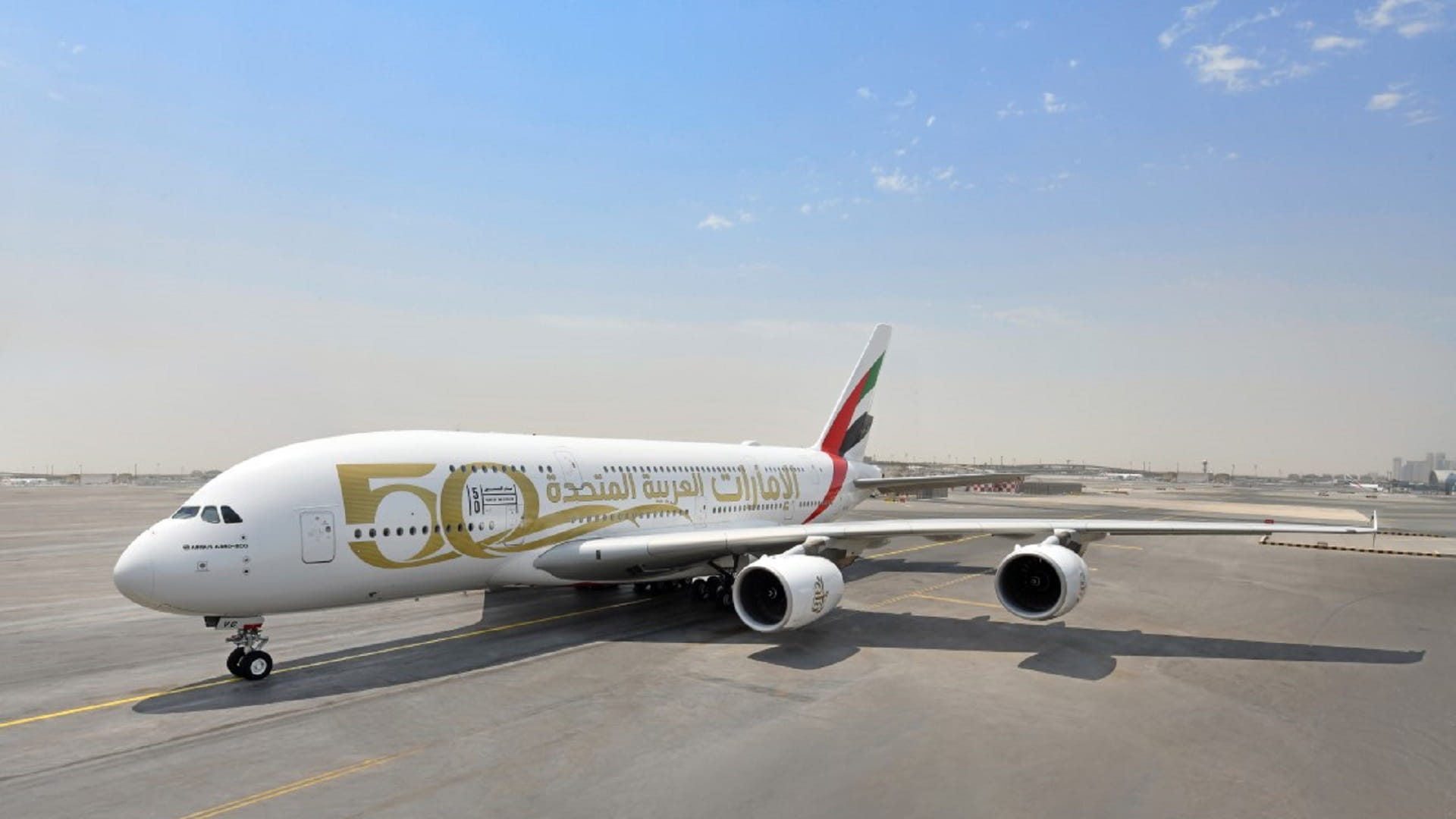 صورة بعنوان: طيران الإمارات تستكمل أسطول العملاقة "A380" باستلام الطائرة 123 
