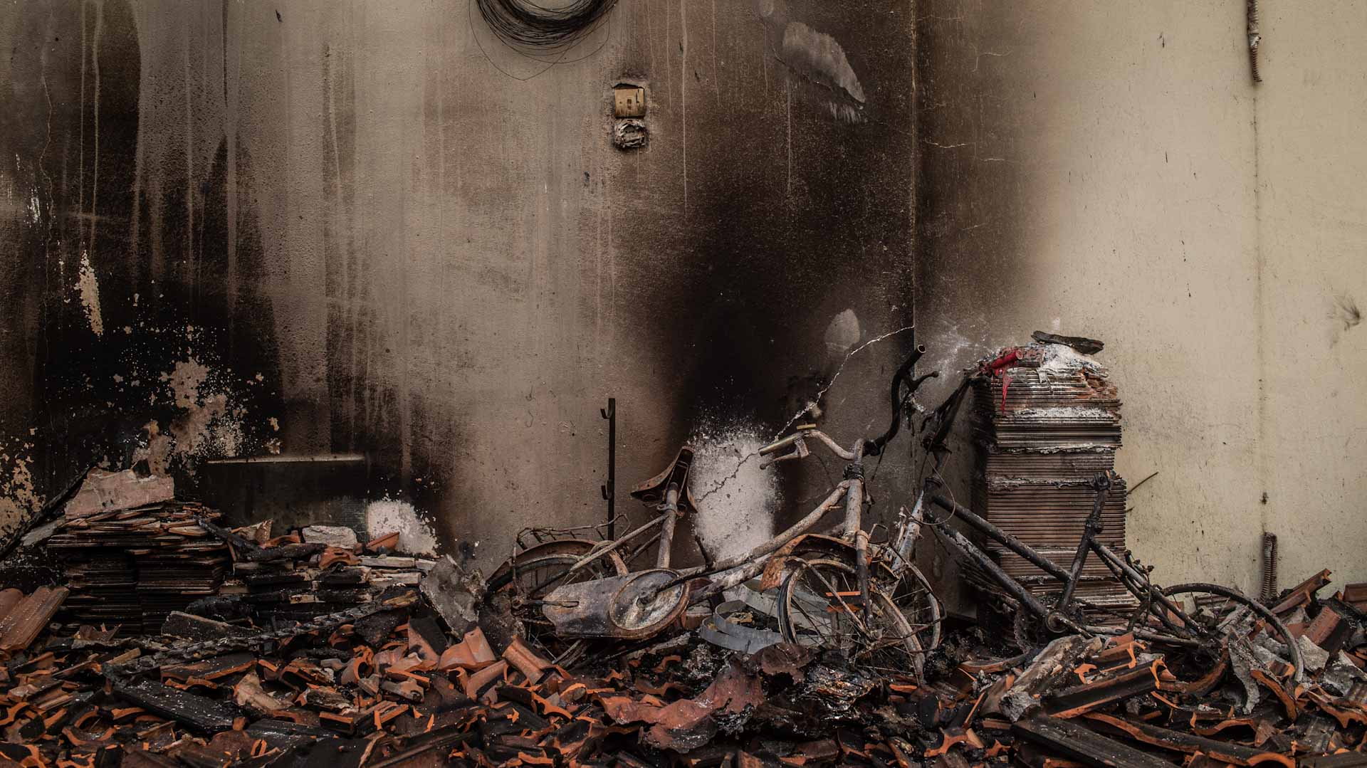 Image for the title: Four children die in London house fire - police 