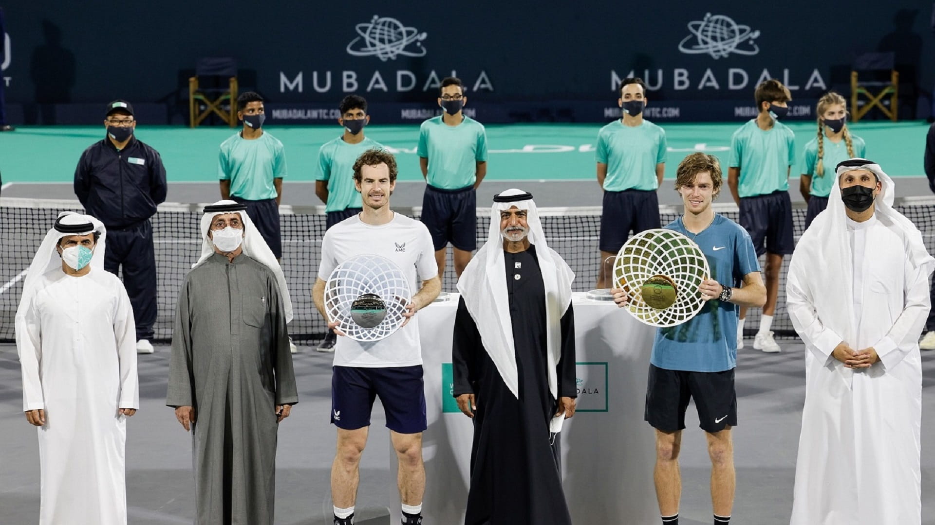 صورة بعنوان: أندريه روبليف يخطف كأس بطولة مبادلة العالمية للتنس للمرة الأولى 