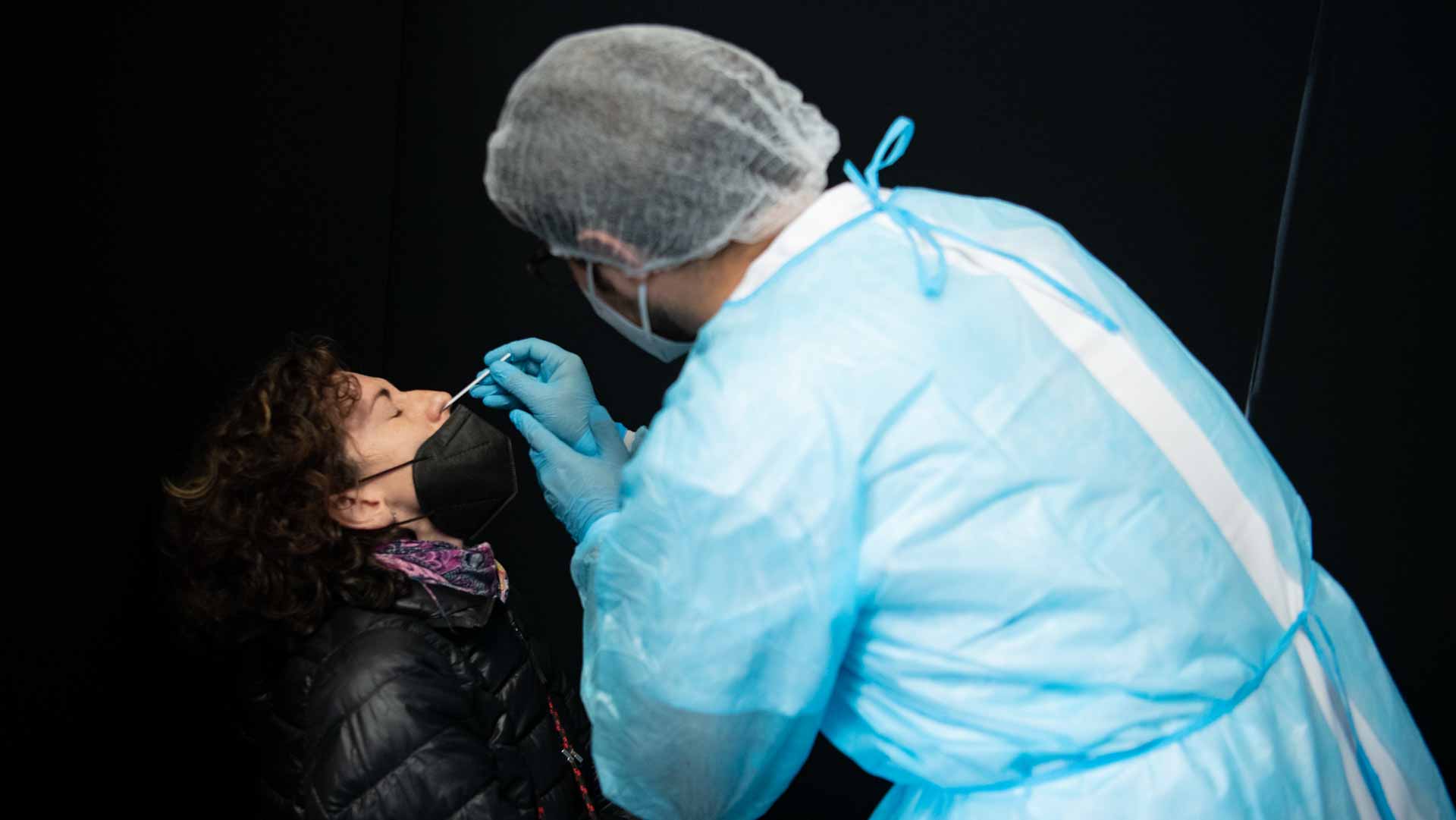 Image for the title: Spain's corona infection rate rises to 'very high risk' level 
