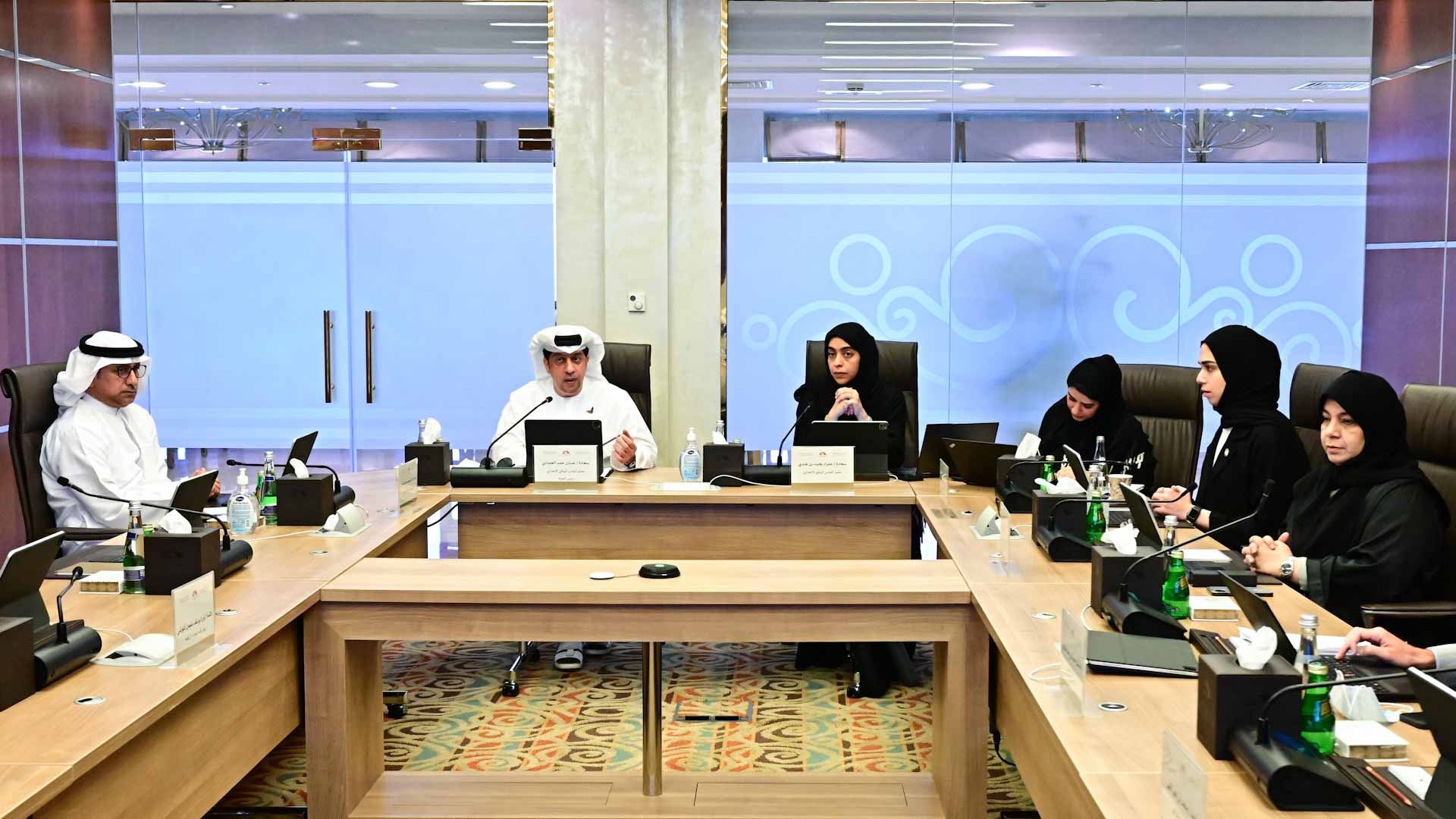 صورة بعنوان: "تعليمية الوطني" تواصل مناقشة موضوع سياسة وزارة الثقافة والشباب 